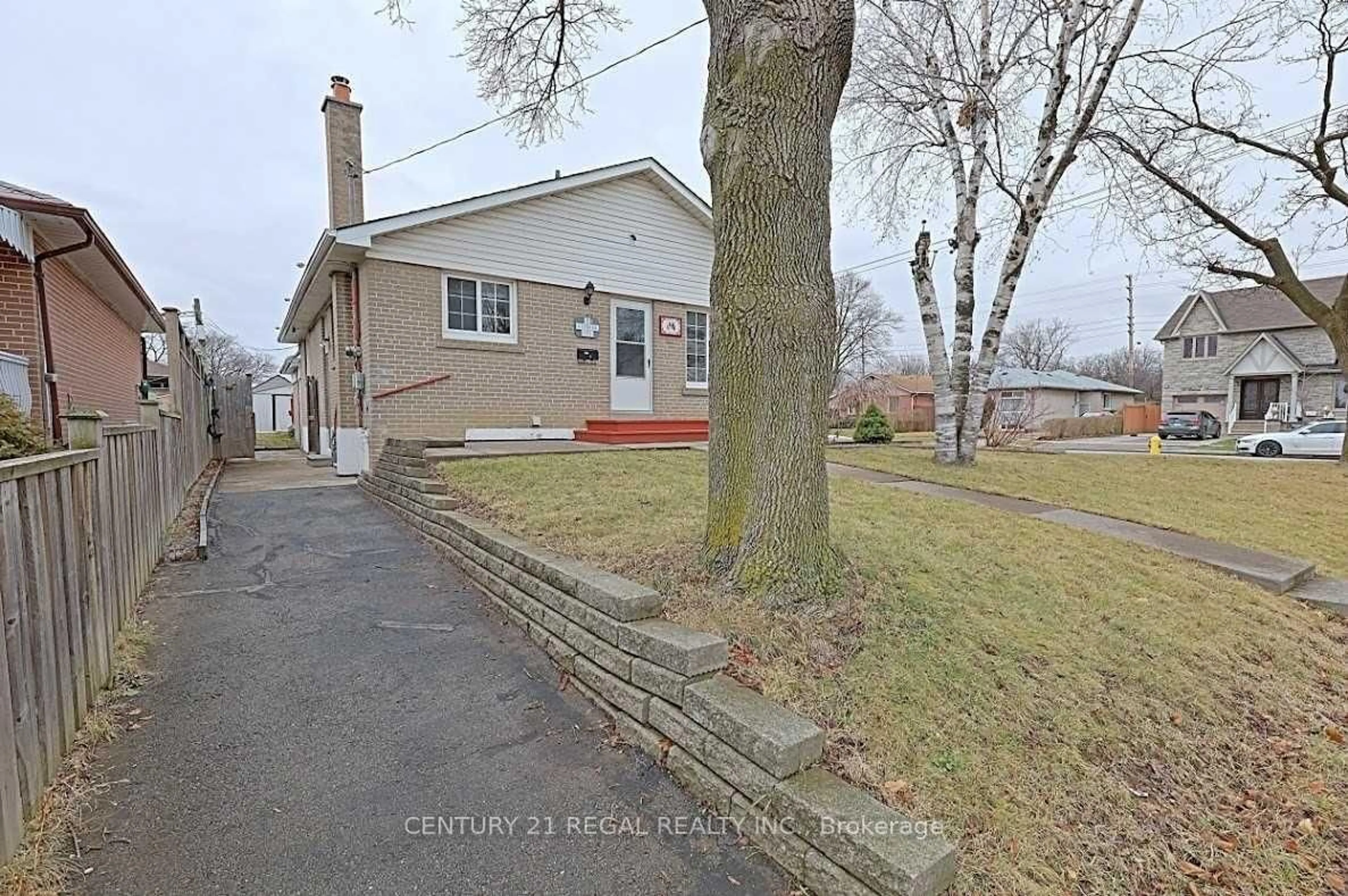 Unknown for 9 Guiness Ave, Toronto Ontario M9W 3L1