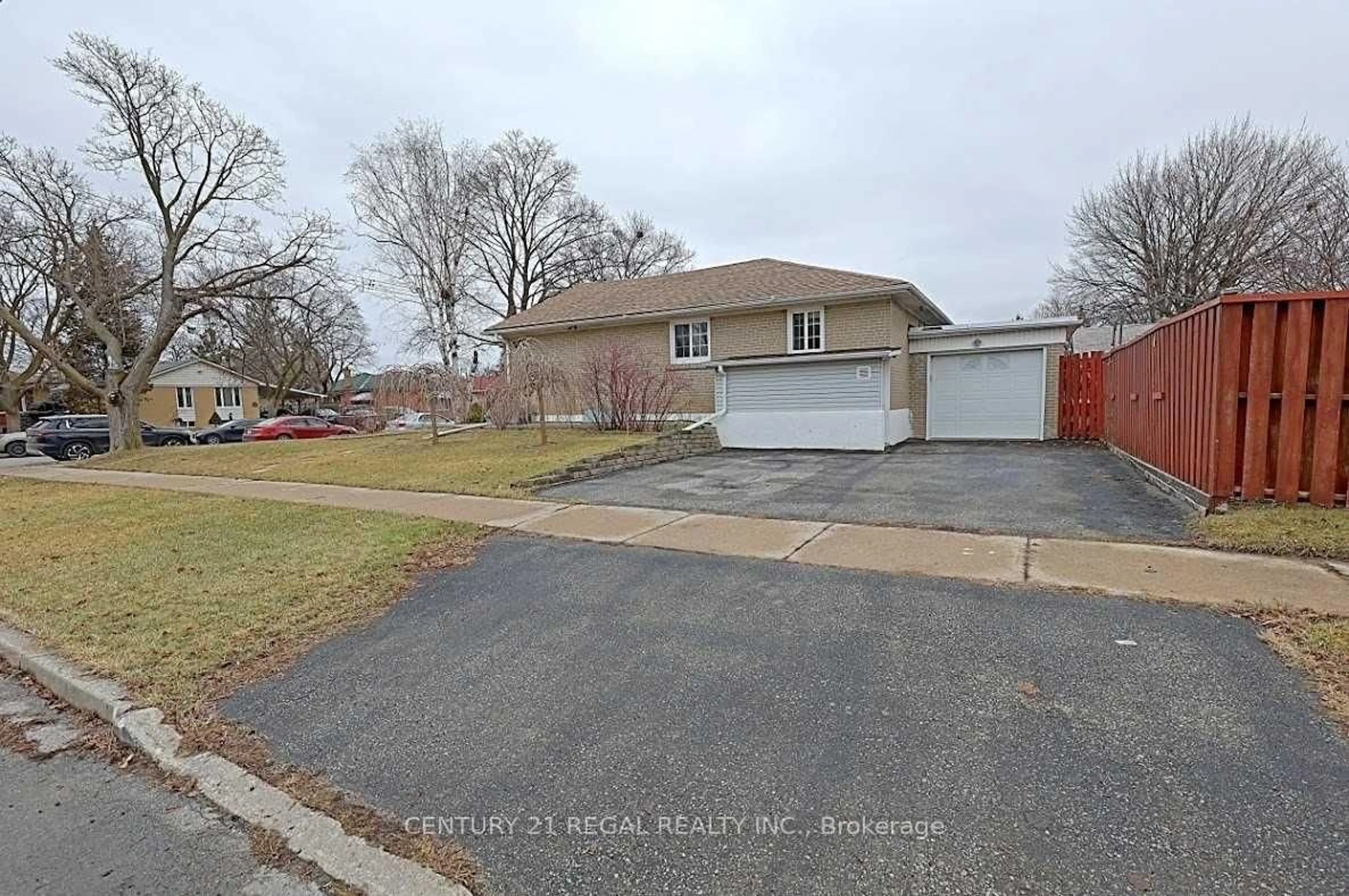 A pic from outside/outdoor area/front of a property/back of a property/a pic from drone, street for 9 Guiness Ave, Toronto Ontario M9W 3L1