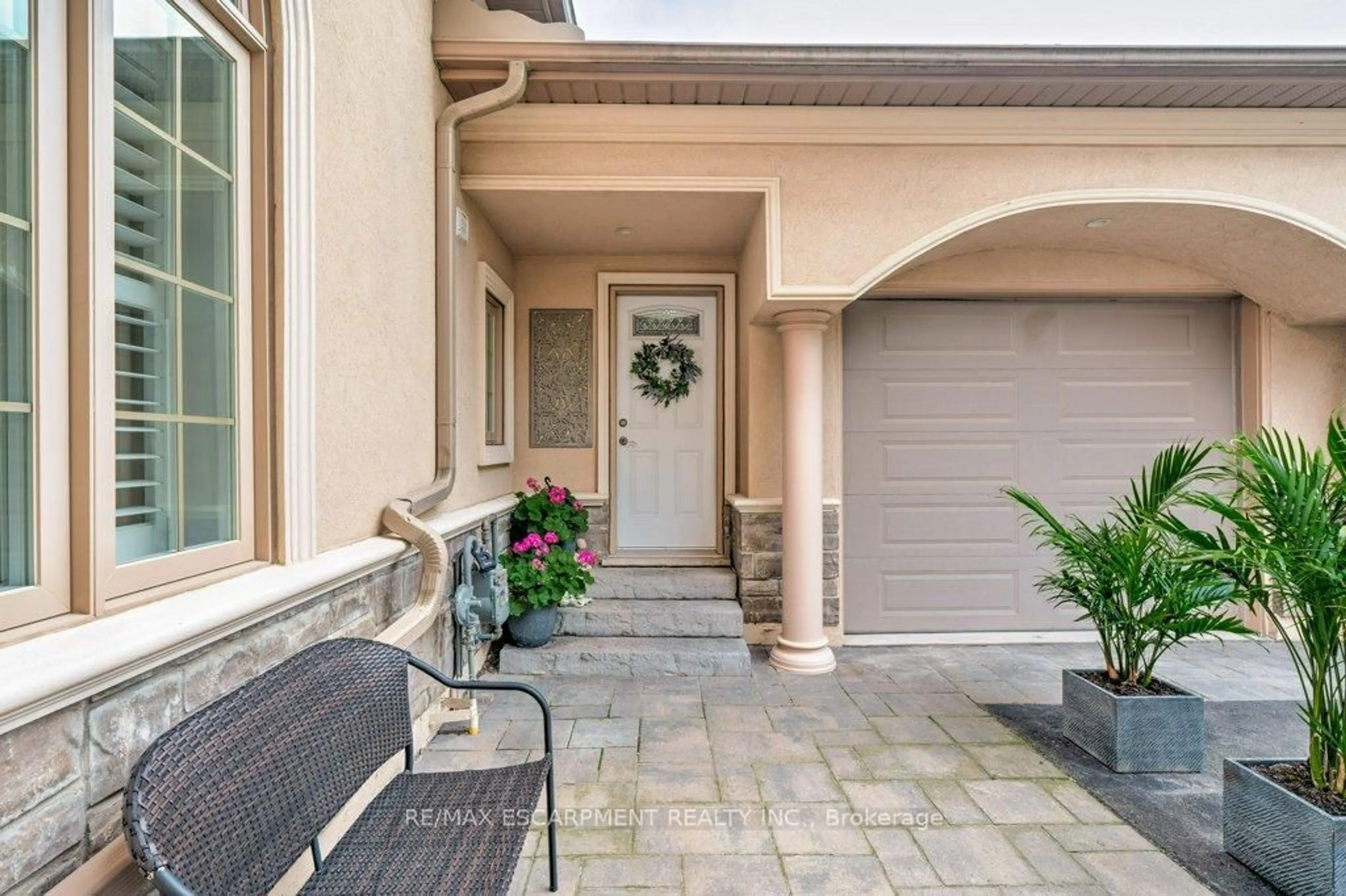 Unknown for 2462 No 2 Sdrd, Burlington Ontario L7P 0H1