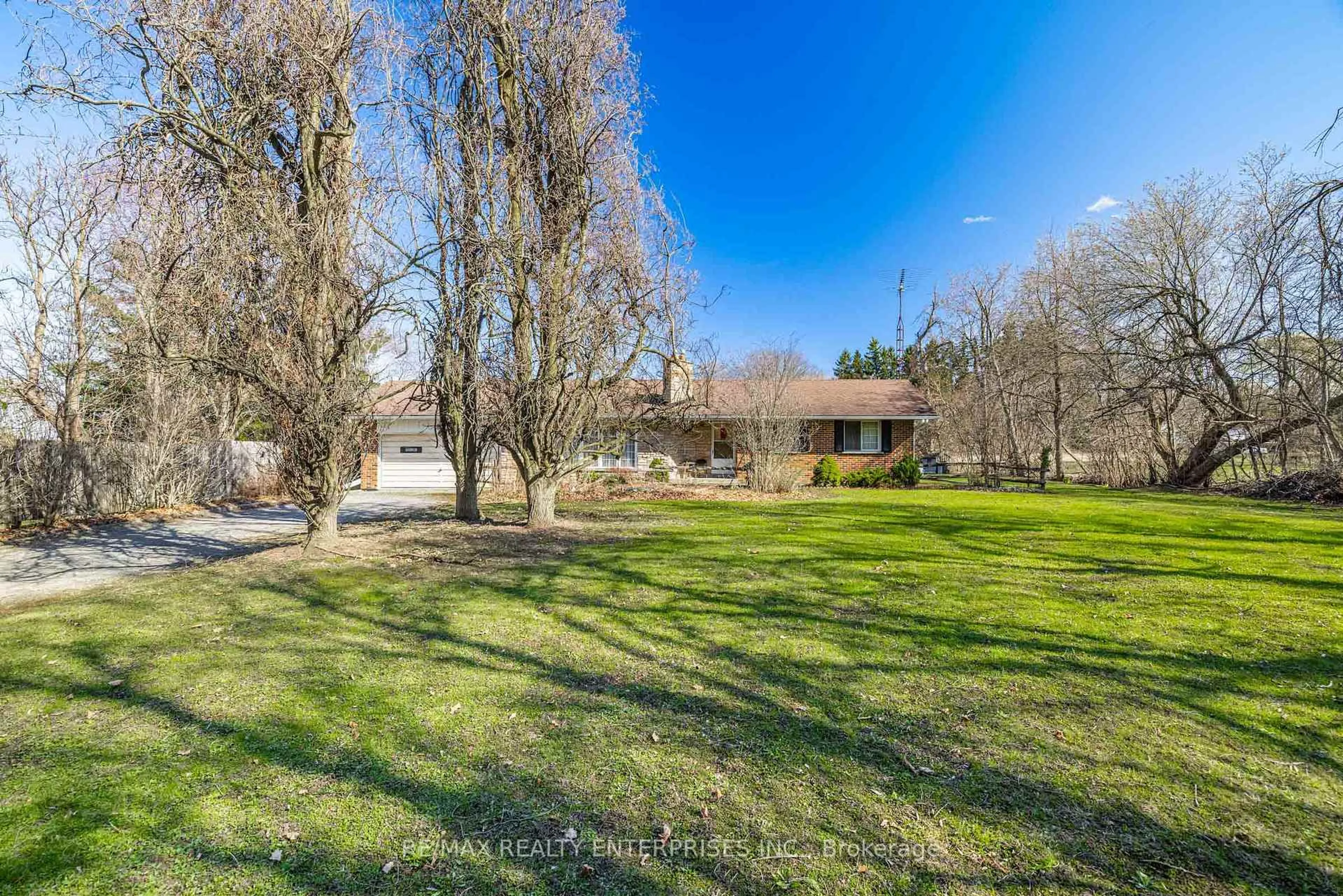 A pic from outside/outdoor area/front of a property/back of a property/a pic from drone, unknown for 2739 Embleton Rd, Brampton Ontario L6Y 0E8