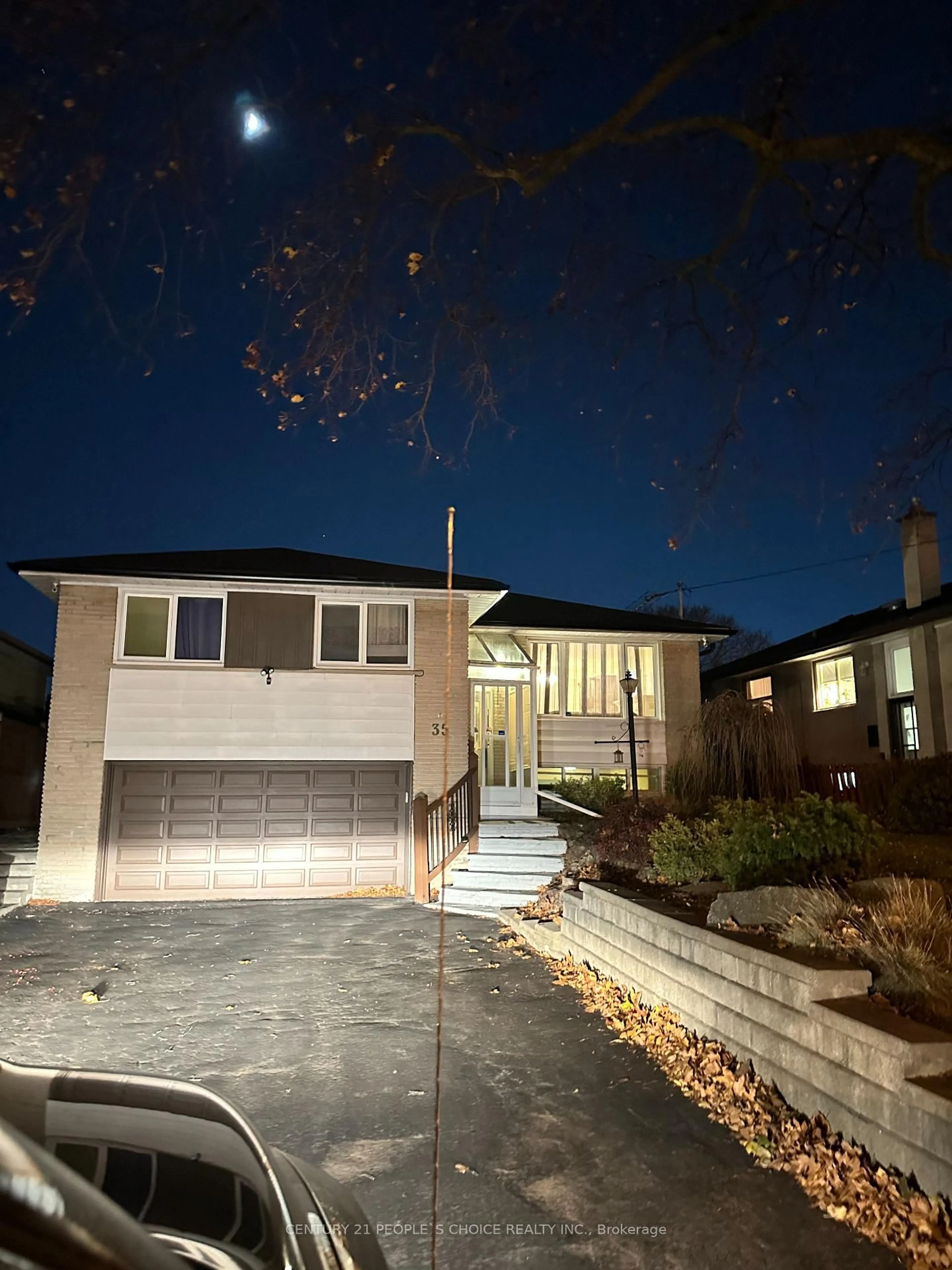 Unknown for 35 Westhumber Blvd, Toronto Ontario M9W 3M5