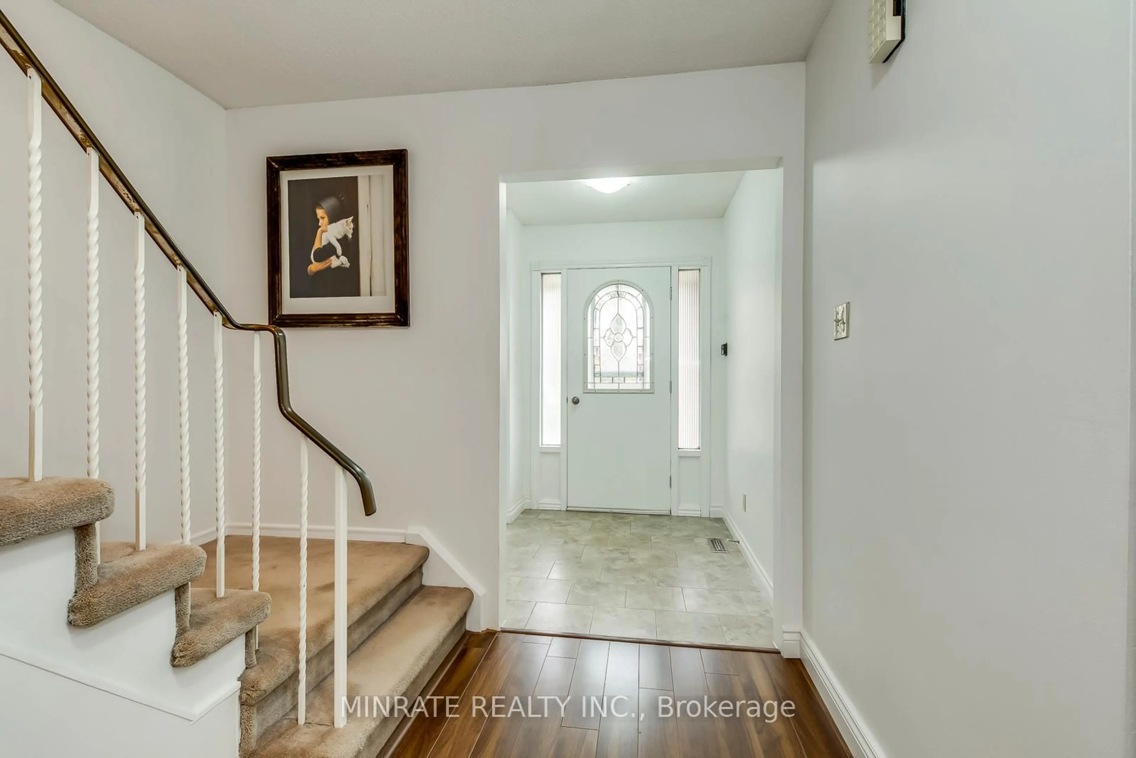 Indoor entryway for 1548 Newlands Cres #14, Burlington Ontario L7M 1V6