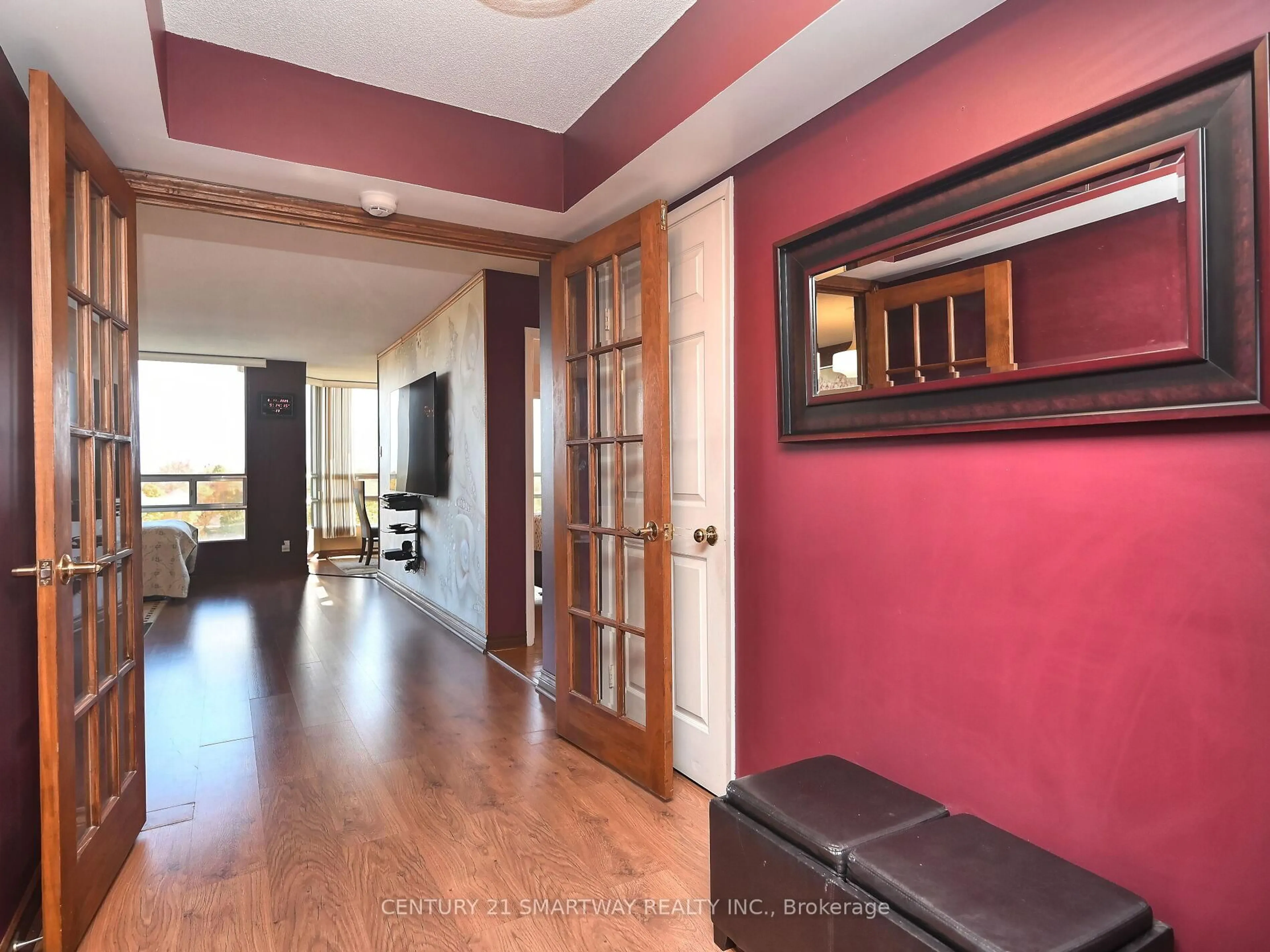 Indoor entryway for 320 Mill St #512, Brampton Ontario L6Y 3V2