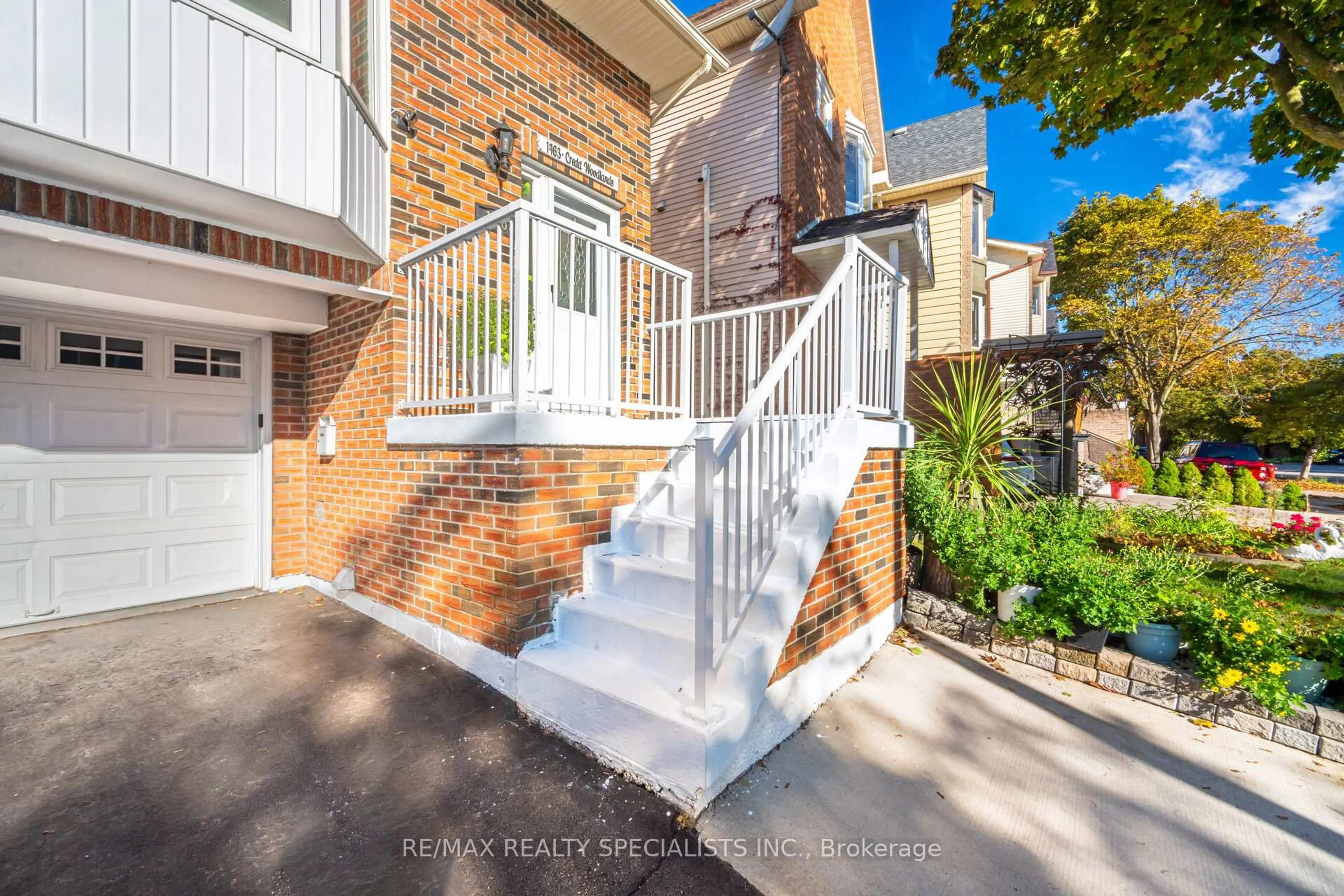 Unknown for 1463 Credit Woodlands Crt, Mississauga Ontario L5C 3V7