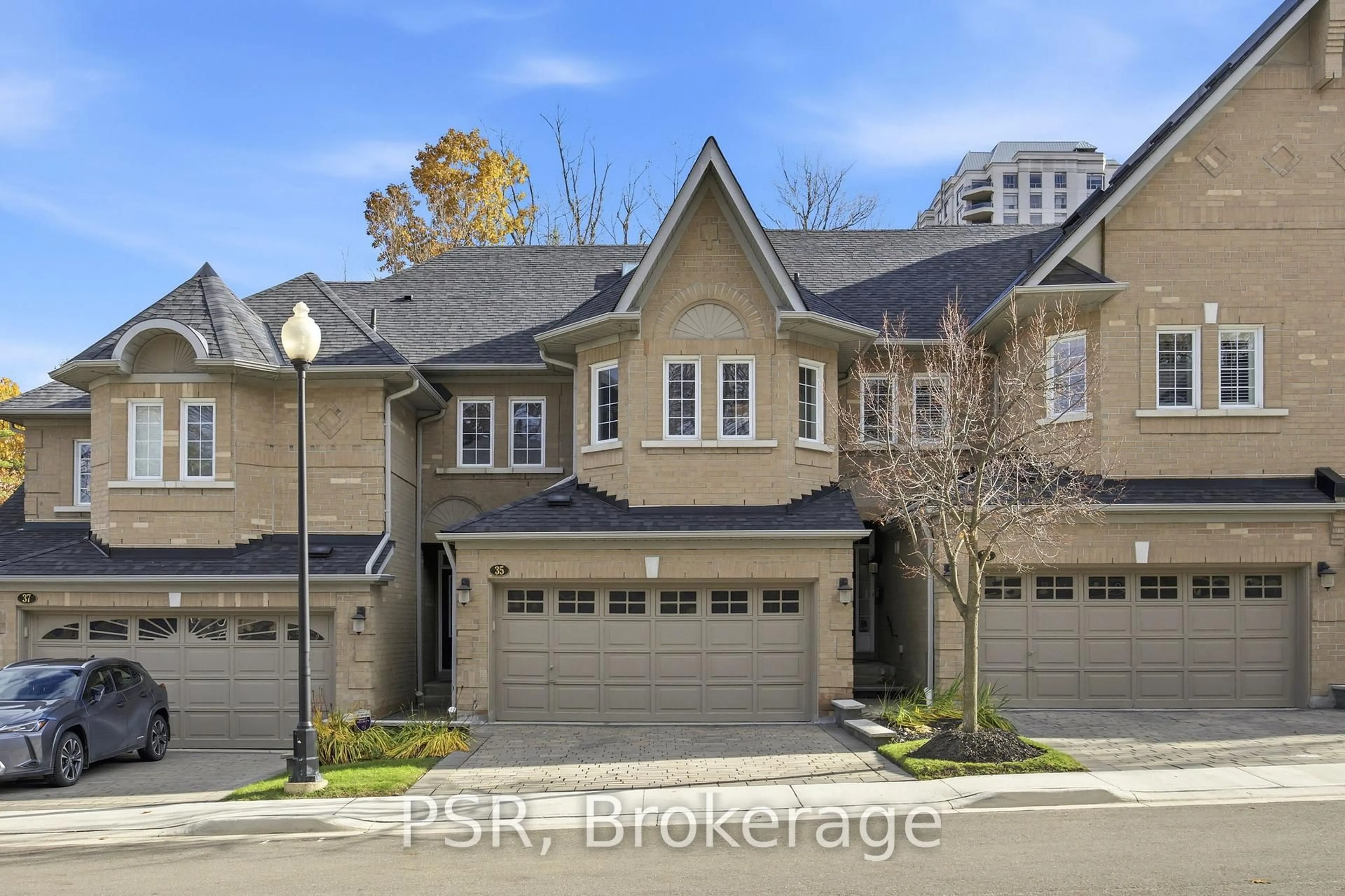Home with brick exterior material, street for 2000 The Collegeway #35, Mississauga Ontario L5L 5Y9