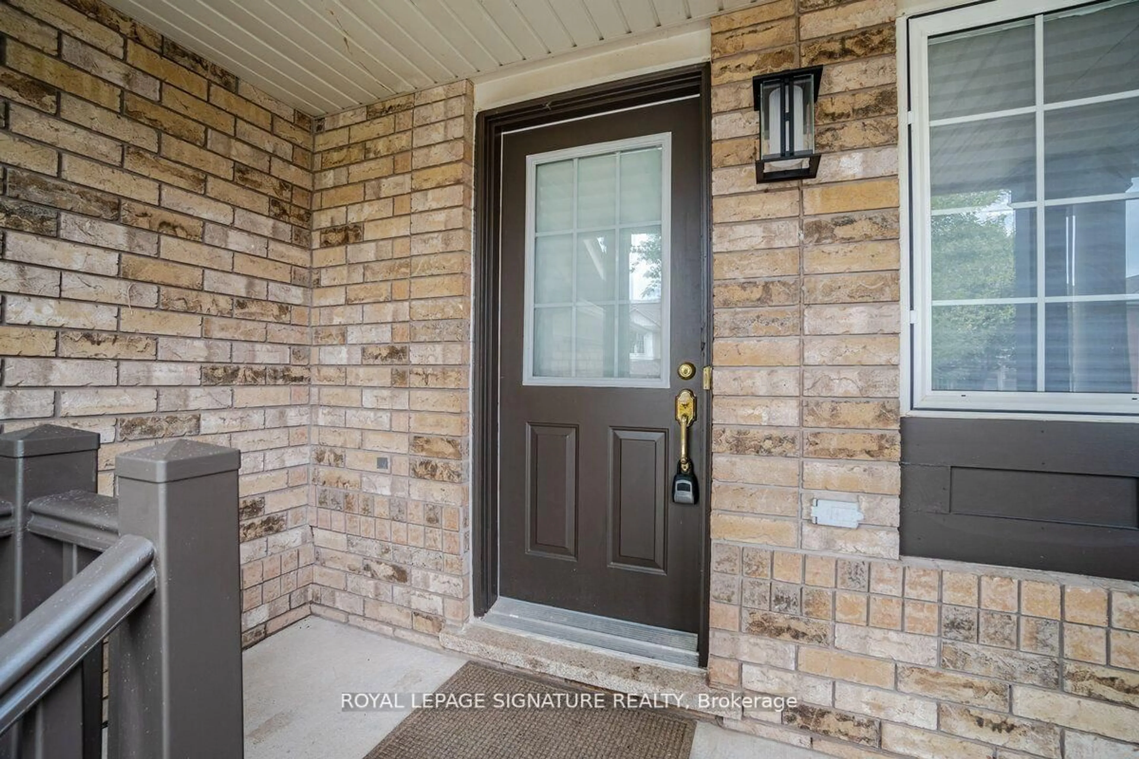 Indoor entryway for 2291 Colbeck St, Oakville Ontario L6M 5E4