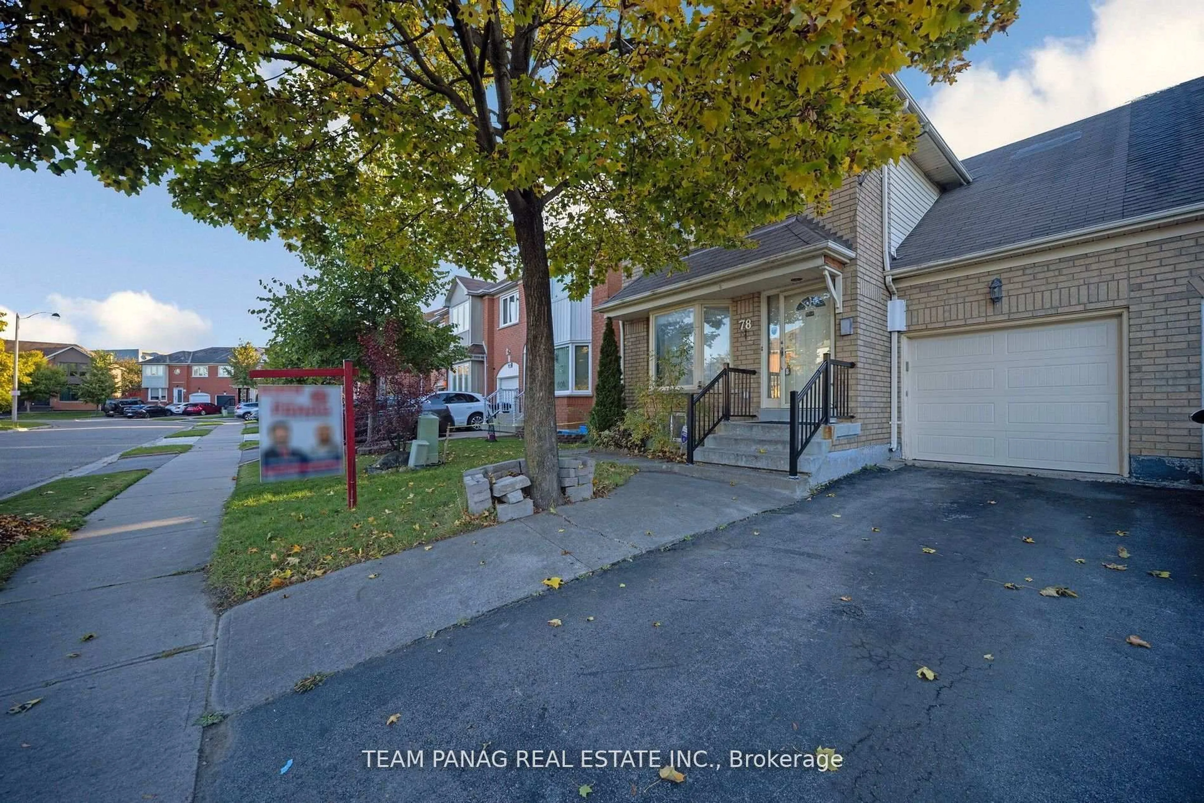 A pic from outside/outdoor area/front of a property/back of a property/a pic from drone, street for 78 Fern Valley Cres, Brampton Ontario L6R 1K5