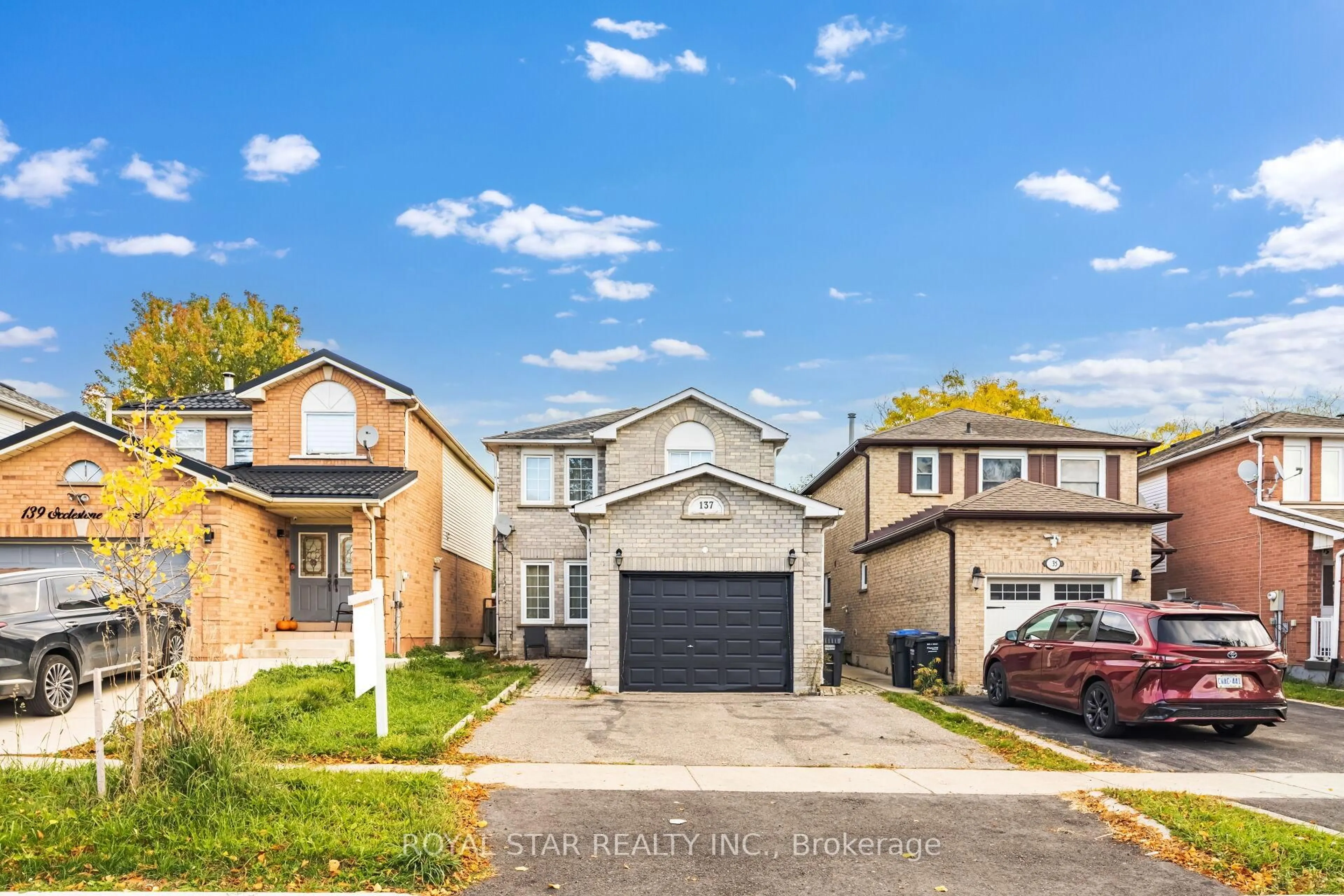 A pic from outside/outdoor area/front of a property/back of a property/a pic from drone, street for 137 Ecclestone Dr, Brampton Ontario L6X 3P7