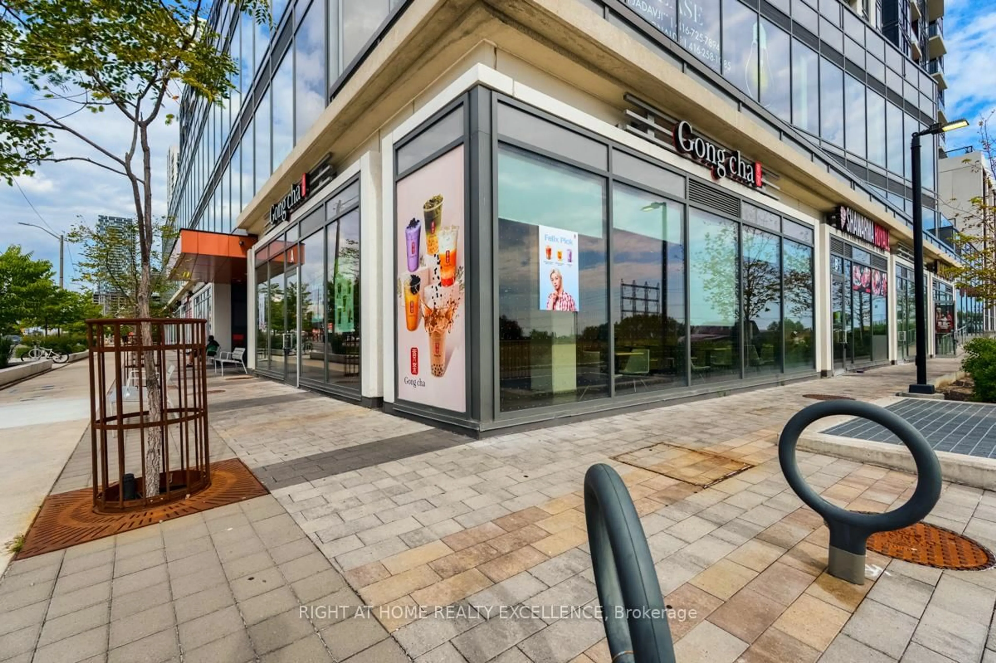 Indoor foyer for 50 Thomas Riley Rd #1903, Toronto Ontario M9B 0C5