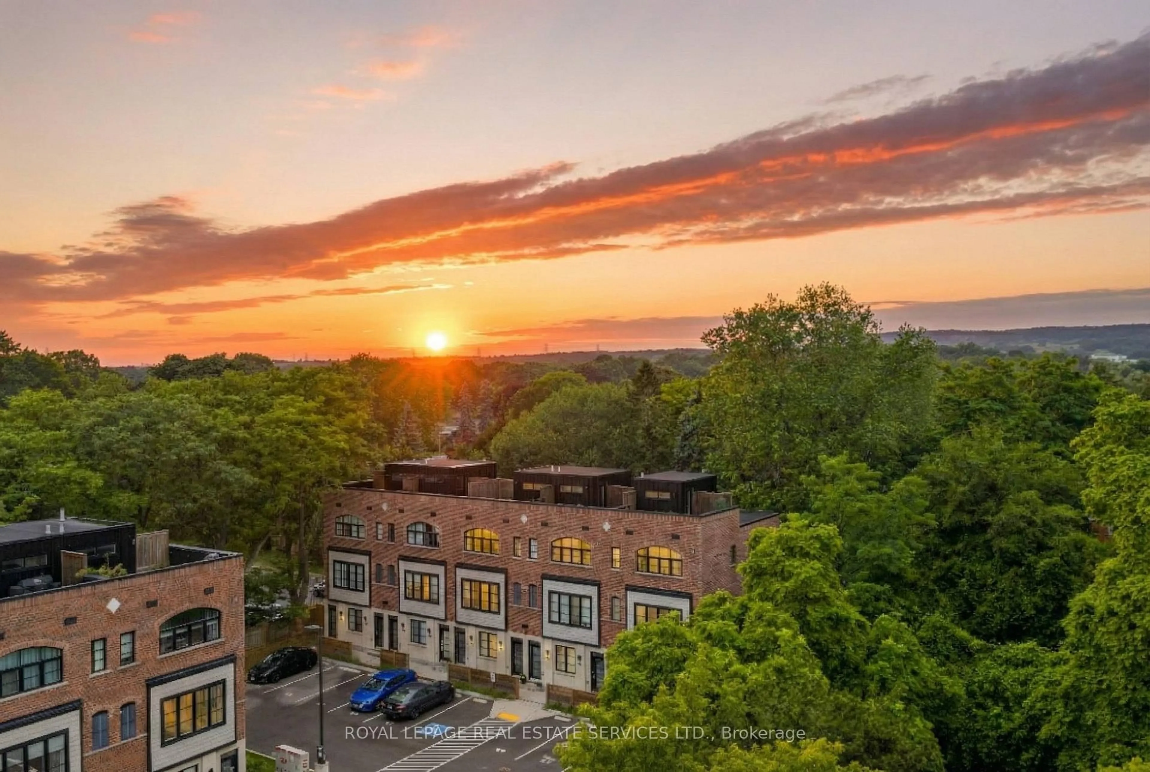 A pic from outside/outdoor area/front of a property/back of a property/a pic from drone, city buildings view from balcony for 405 Plains Rd #22, Burlington Ontario L7T 2C9