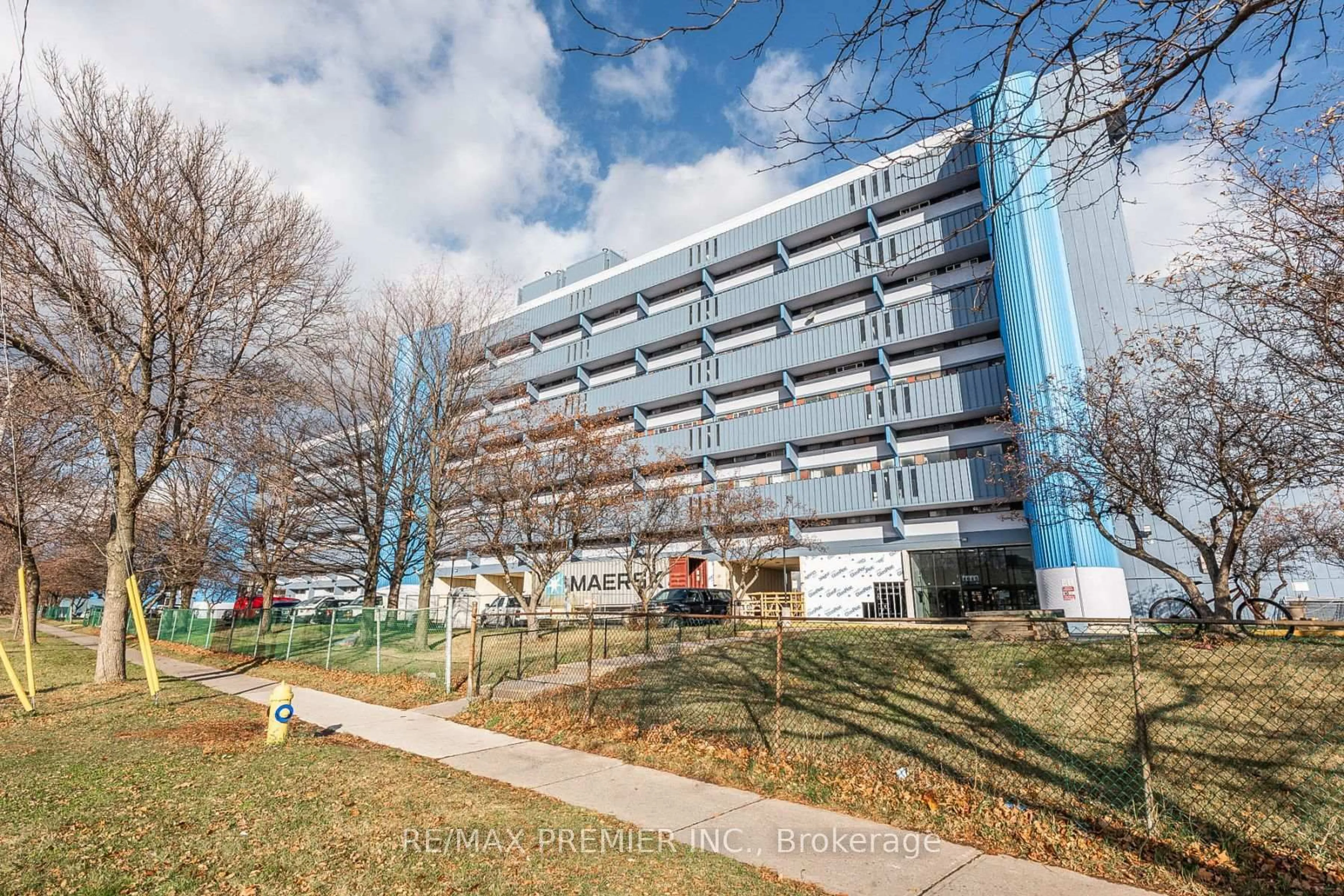 Unknown for 4673 Jane St #807, Toronto Ontario M3N 2L1