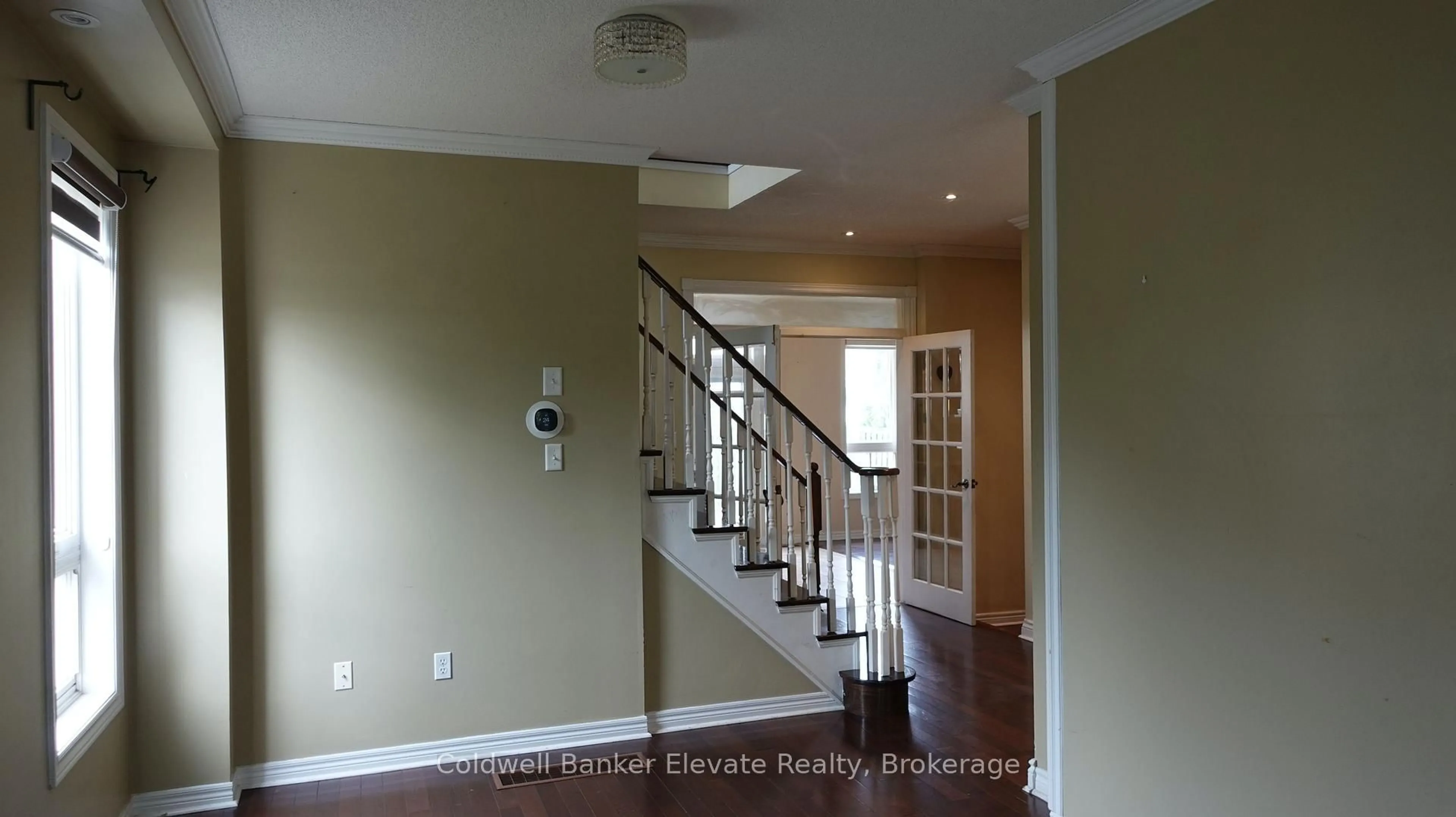 Indoor entryway for 20 Goldnugget Rd, Brampton Ontario L6Y 5N7