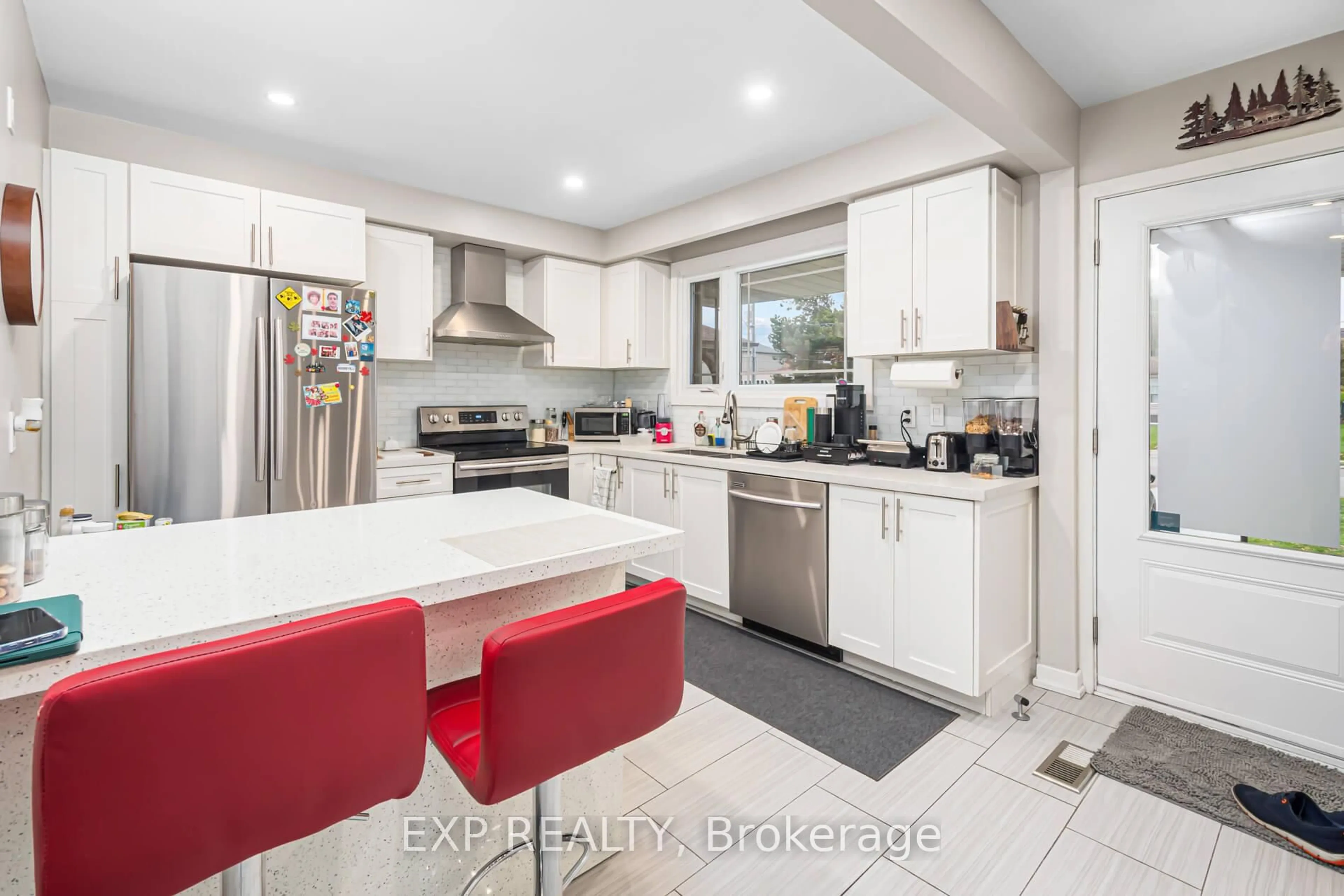 Open concept kitchen, ceramic/tile floor for 78 Sunset Tr, Toronto Ontario M9M 1J6