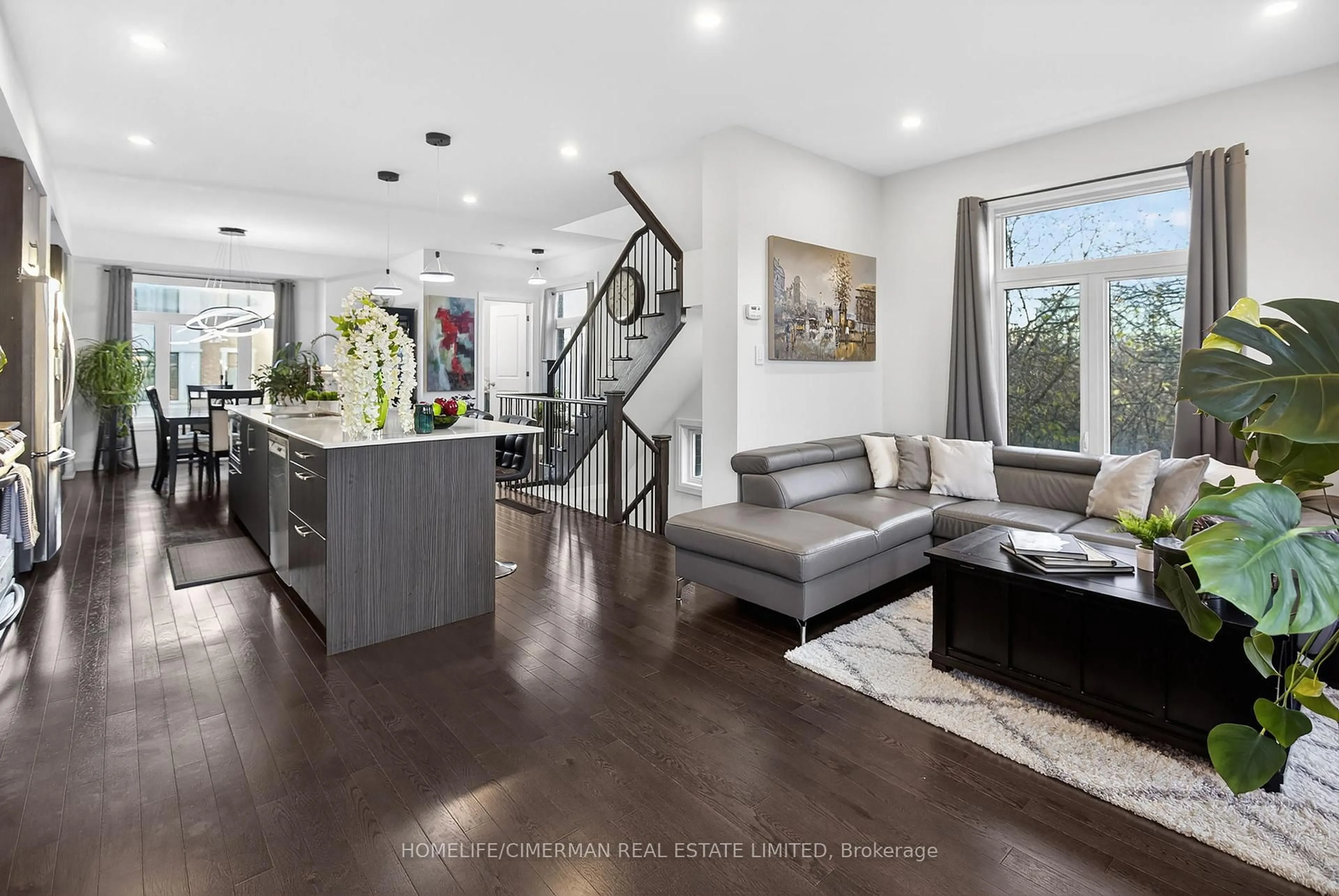 Open concept kitchen, unknown for 1802 Mitoff Pl, Mississauga Ontario L4W 0E8