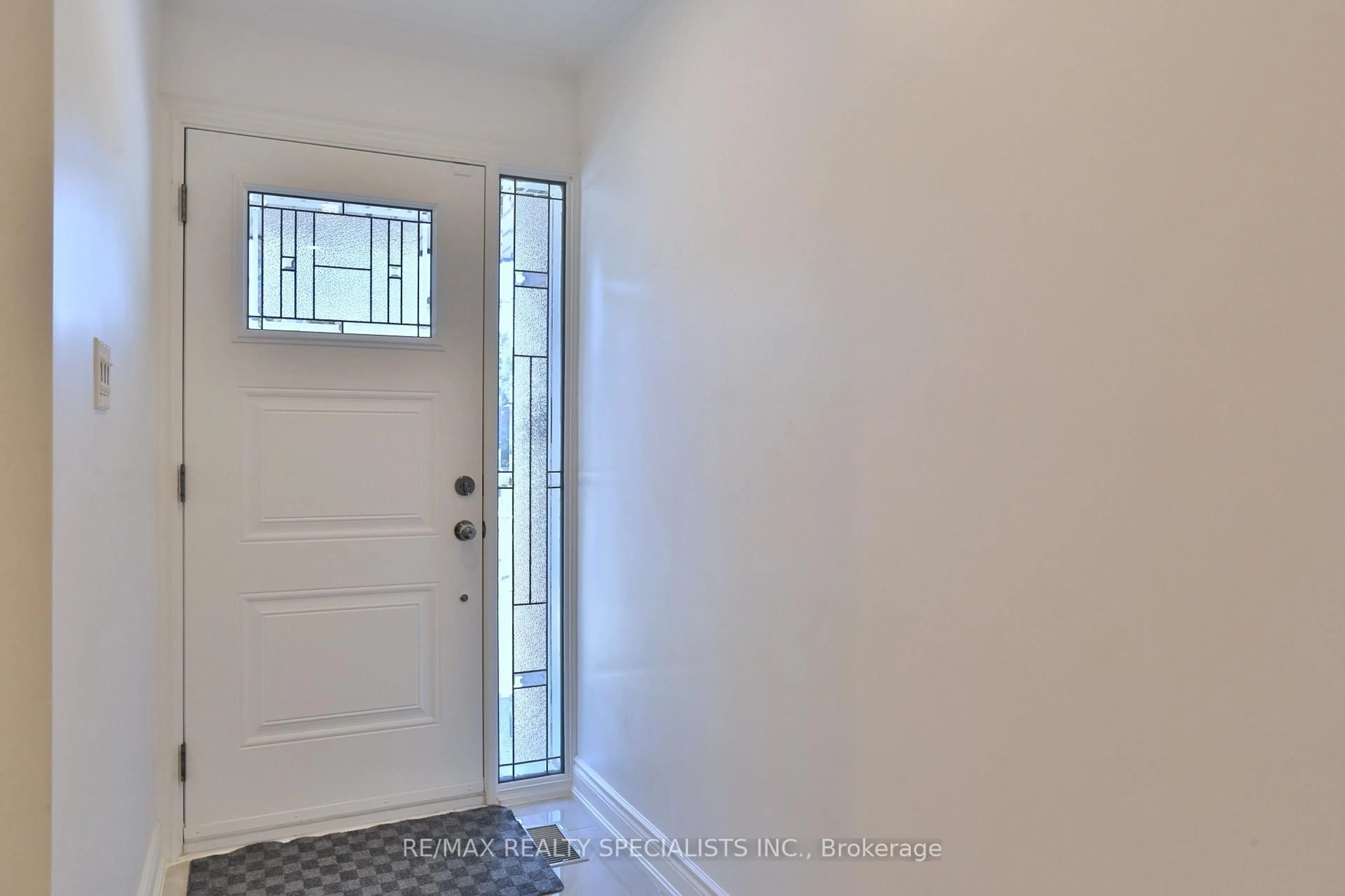 Indoor entryway for 55 Clayhall Cres, Toronto Ontario M3J 1W5