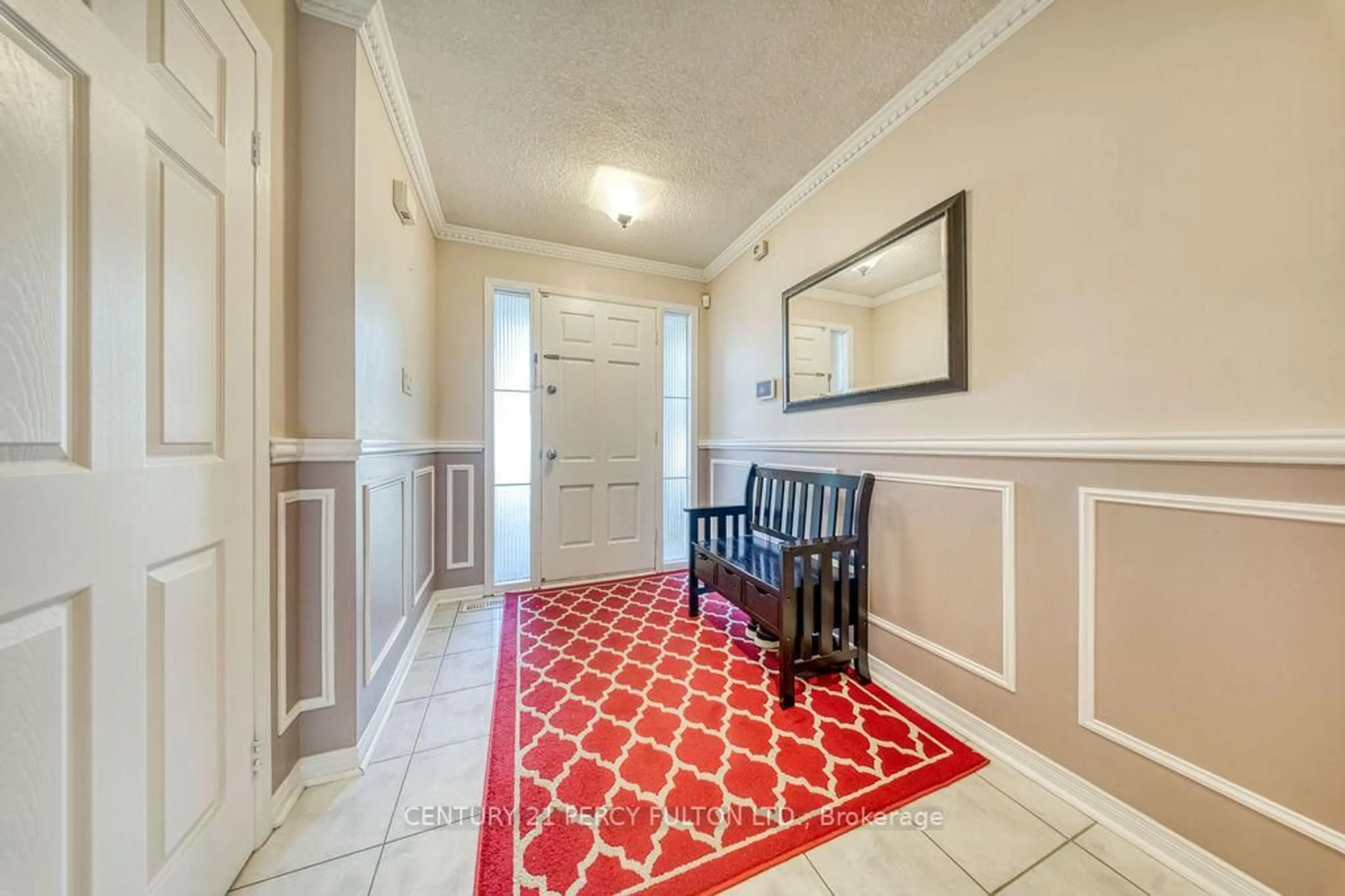 Indoor entryway for 43 Windmill Blvd, Brampton Ontario L6Y 3E9