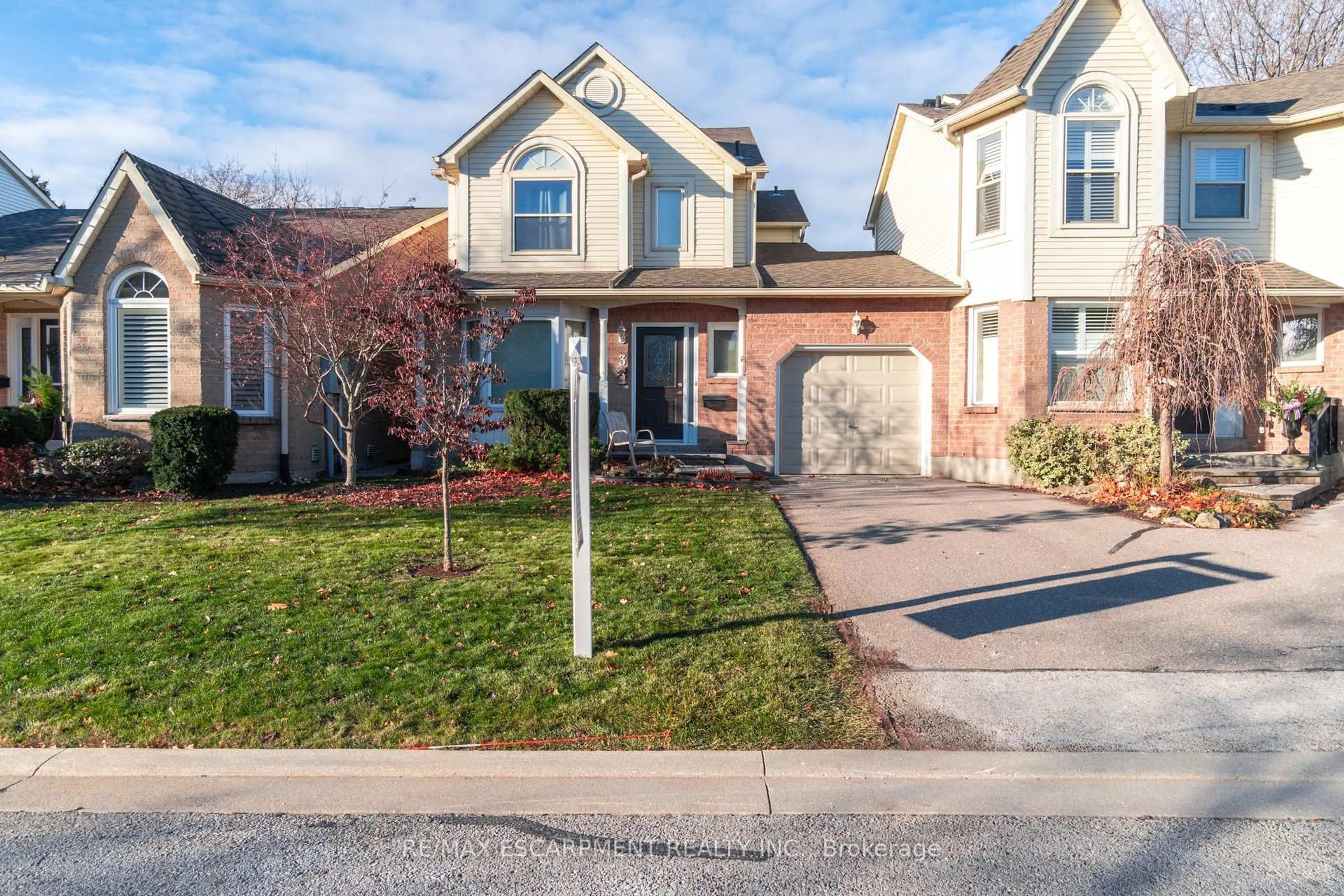 Unknown for 5255 Lakeshore Rd #3, Burlington Ontario L7L 5X5