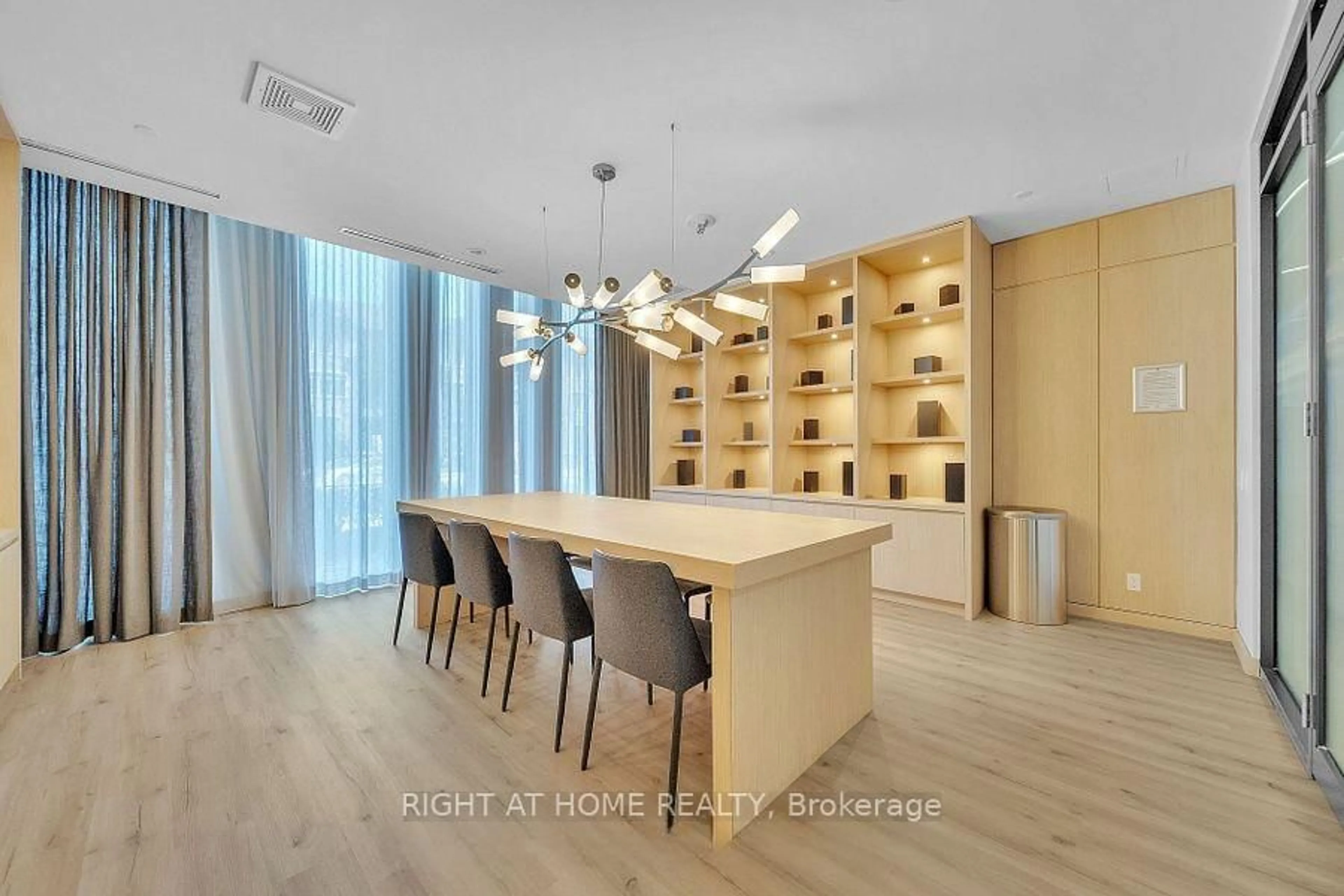 Unknown for 215 Veterans Dr #803, Brampton Ontario L7A 4S6