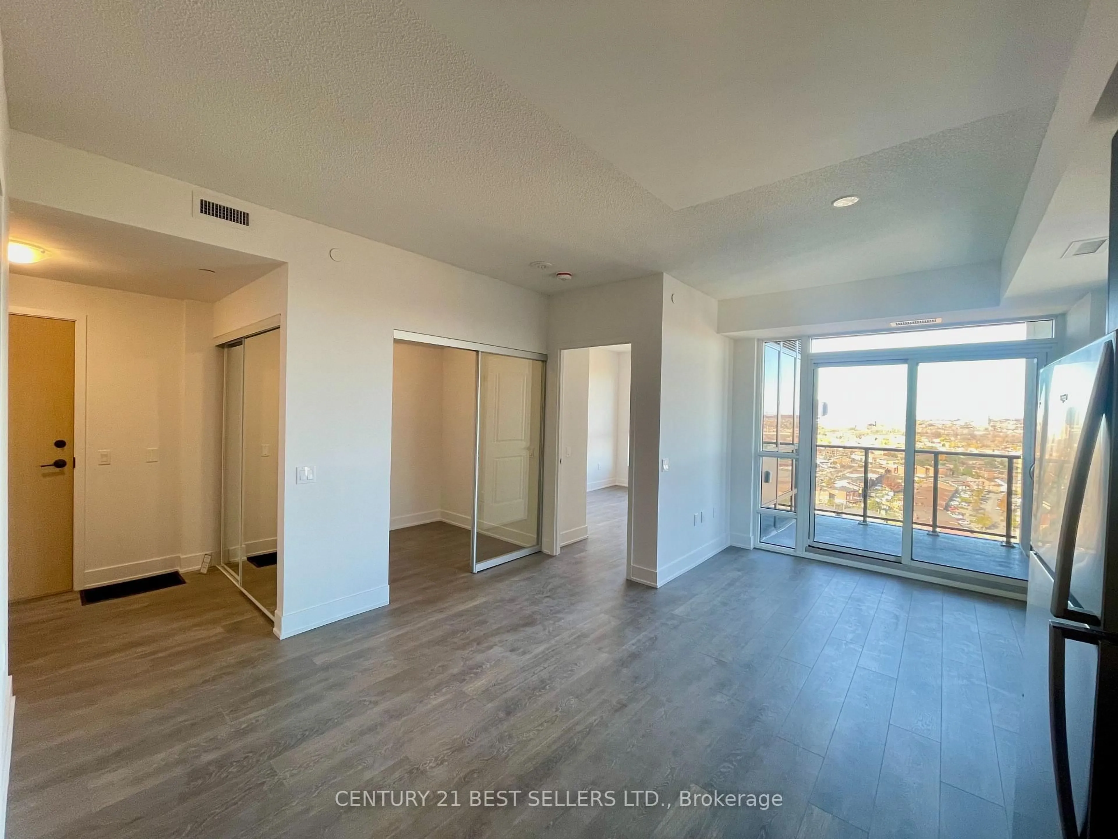 A pic of a room for 202 Burnhamthorpe Rd #1906, Mississauga Ontario L5A 4L4