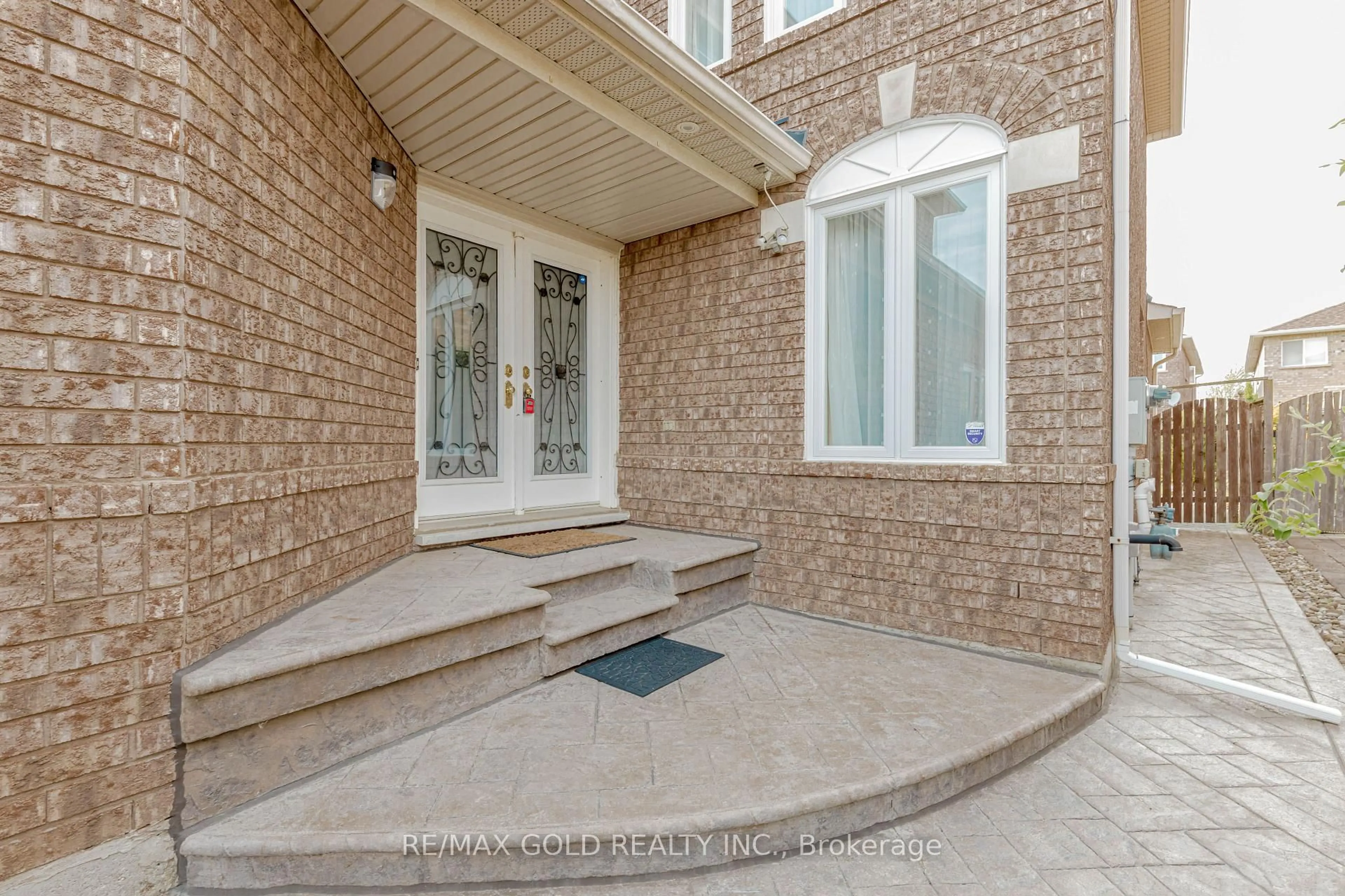 Unknown for 7399 Terragar Blvd, Mississauga Ontario L5N 8G7