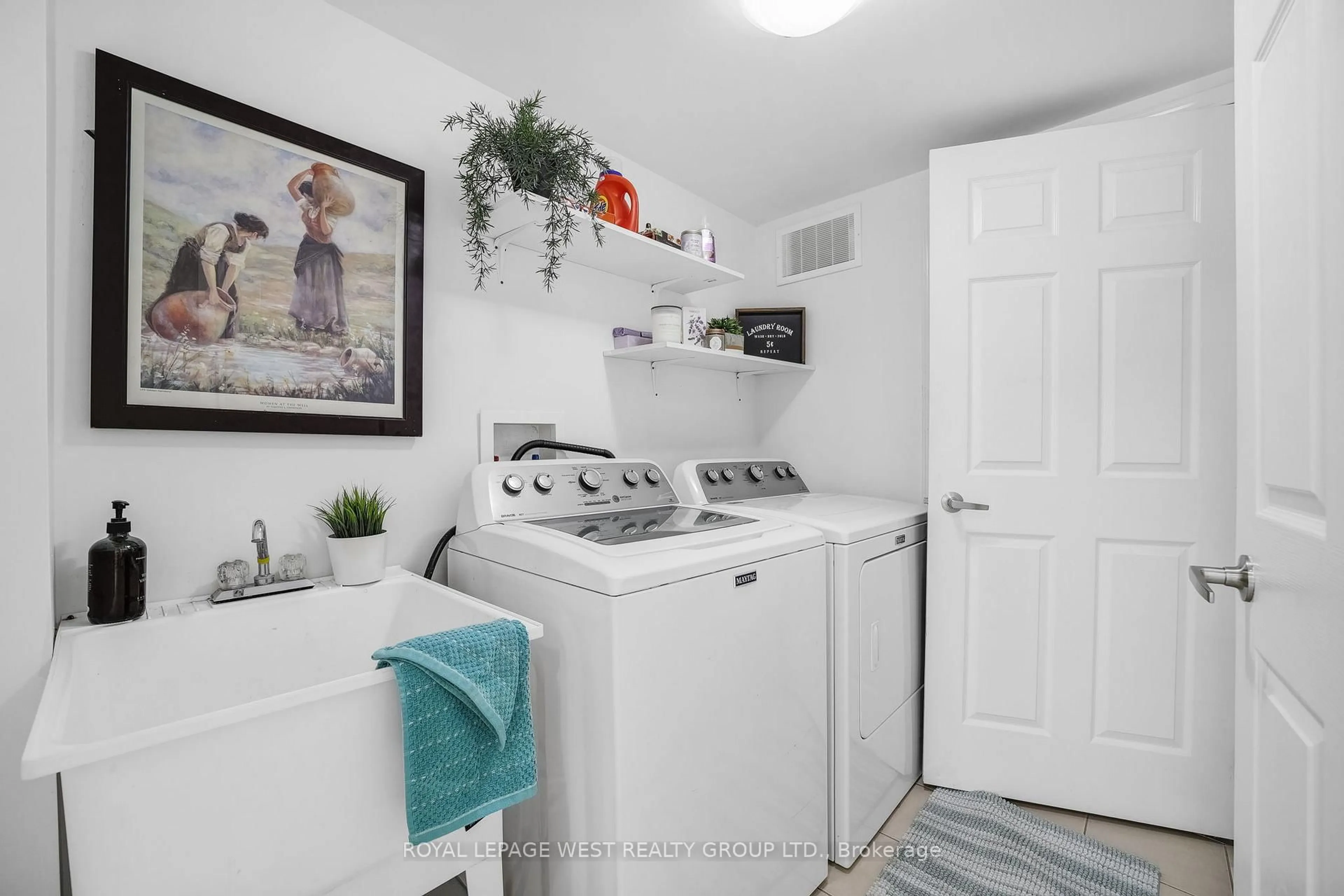 Laundry room for 551 Pharo, Milton Ontario L9T 8H6