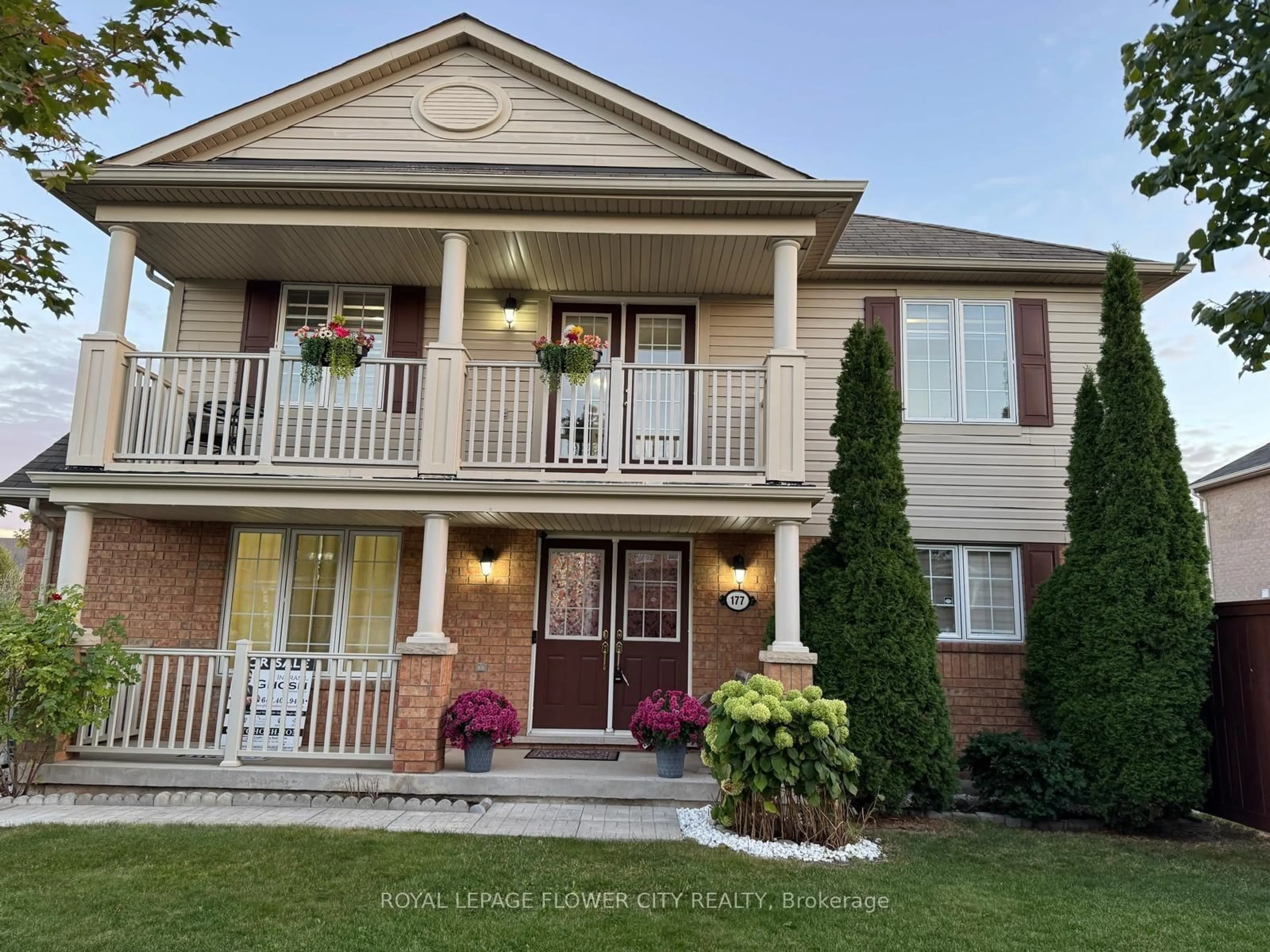 Home with vinyl exterior material, street for 177 Fandango Dr, Brampton Ontario L6X 0M1