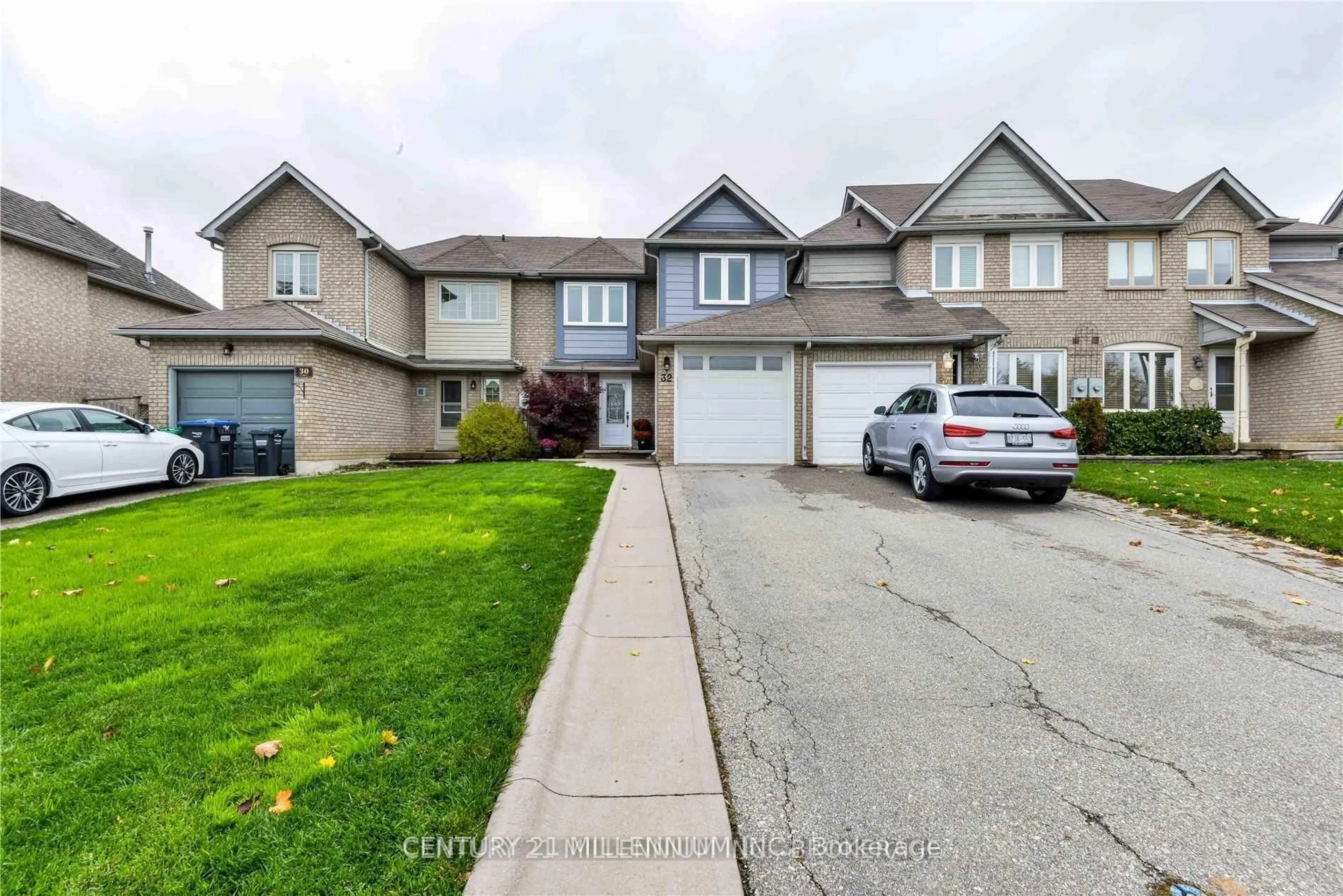 A pic from outside/outdoor area/front of a property/back of a property/a pic from drone, street for 32 Gardenia Way, Caledon Ontario L7C 1B2
