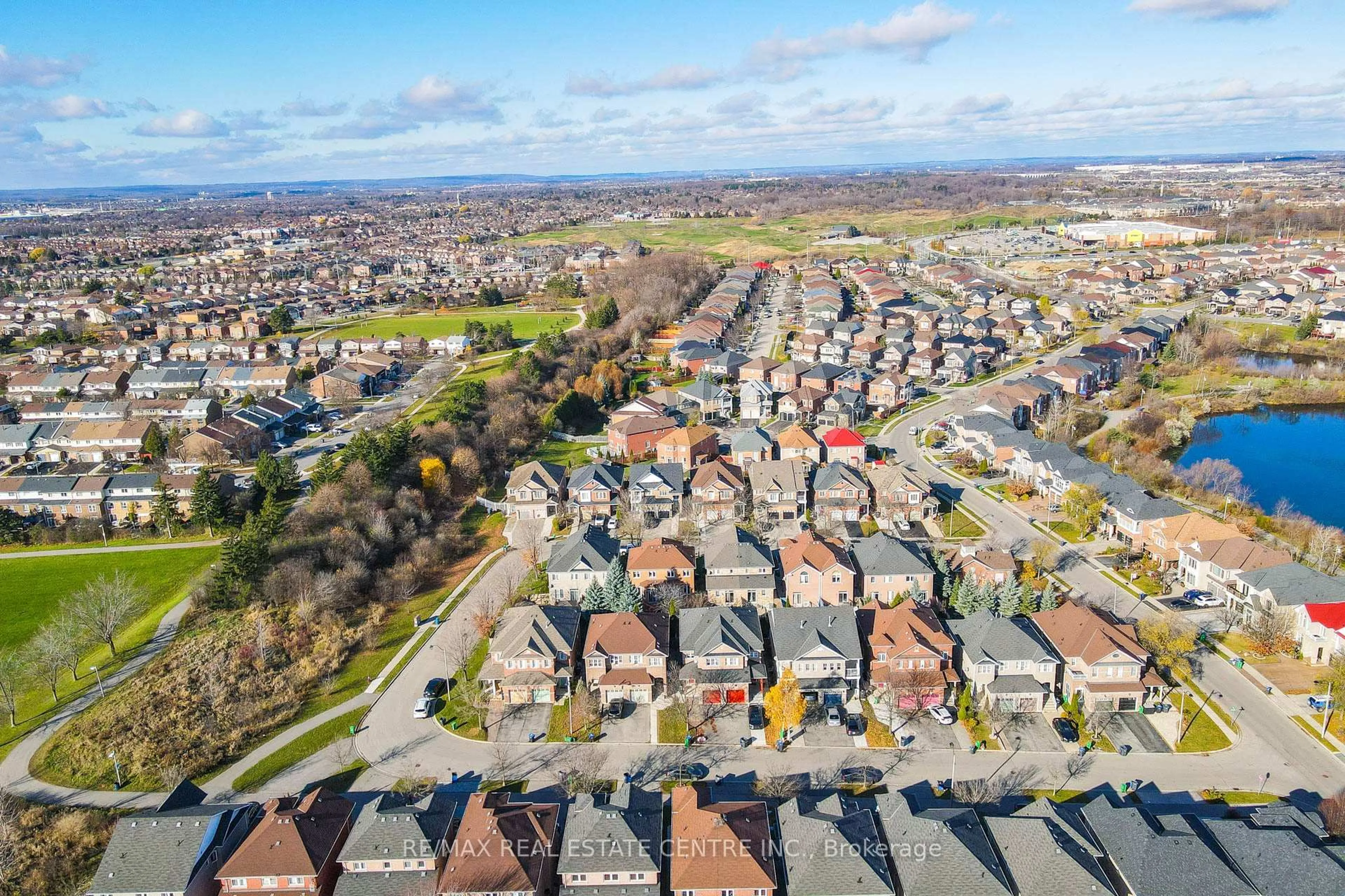 A pic from outside/outdoor area/front of a property/back of a property/a pic from drone, street for 31 Martree Cres, Brampton Ontario L6V 4R3