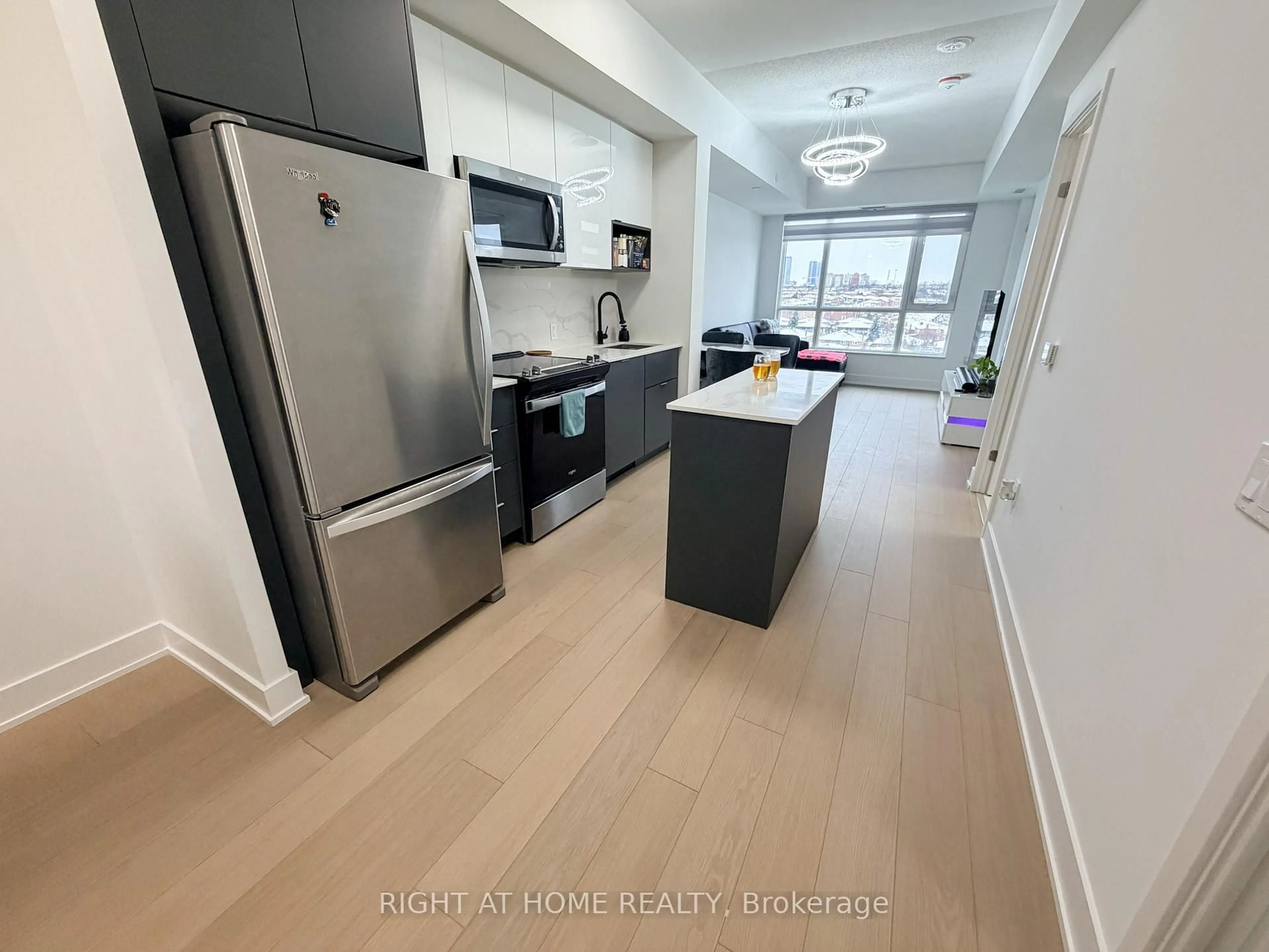 Unknown for 202 Burnhamthorpe Rd #807, Mississauga Ontario L5A 0B2