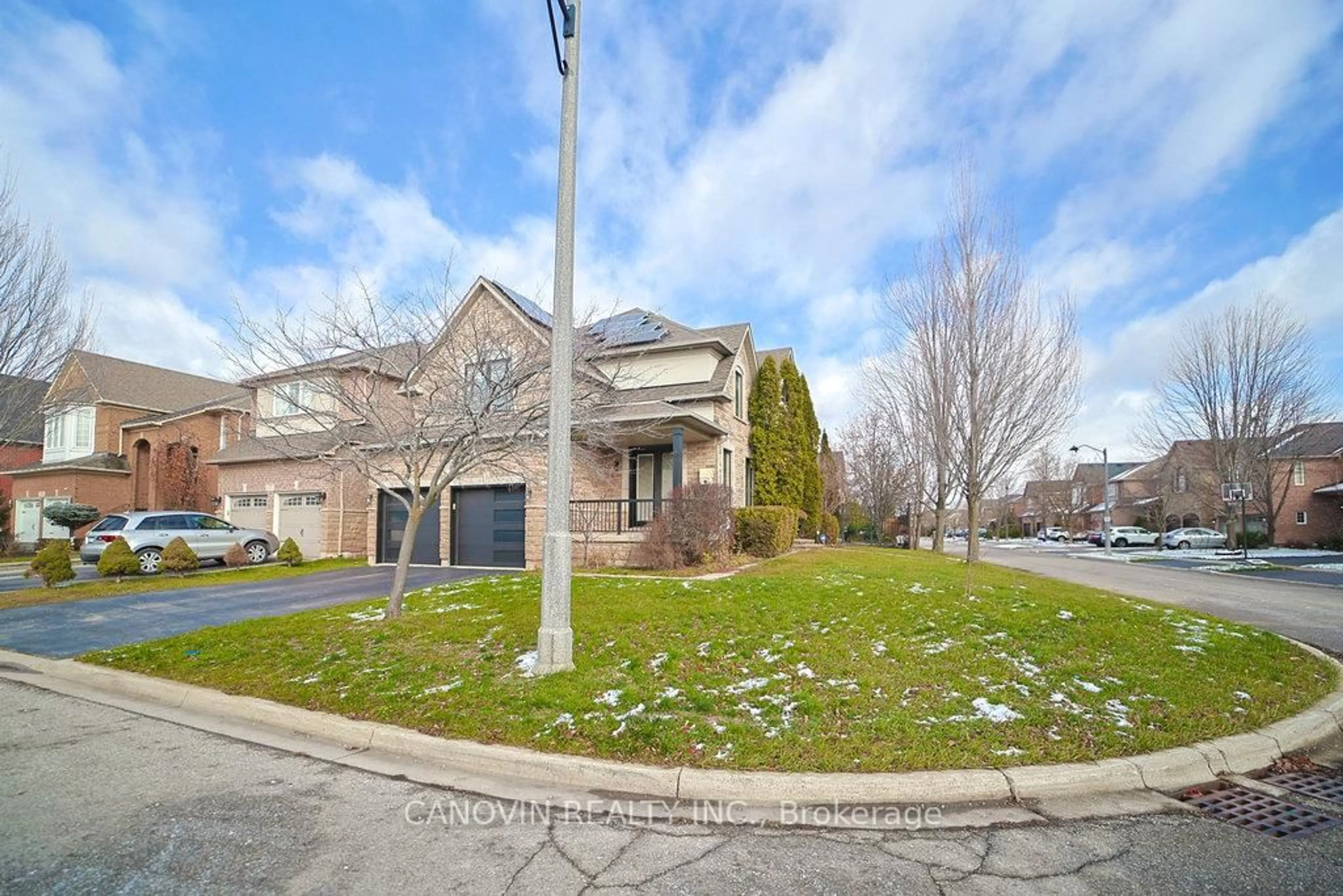 Unknown for 2353 Woodcrest Dr, Oakville Ontario L6M 4S2
