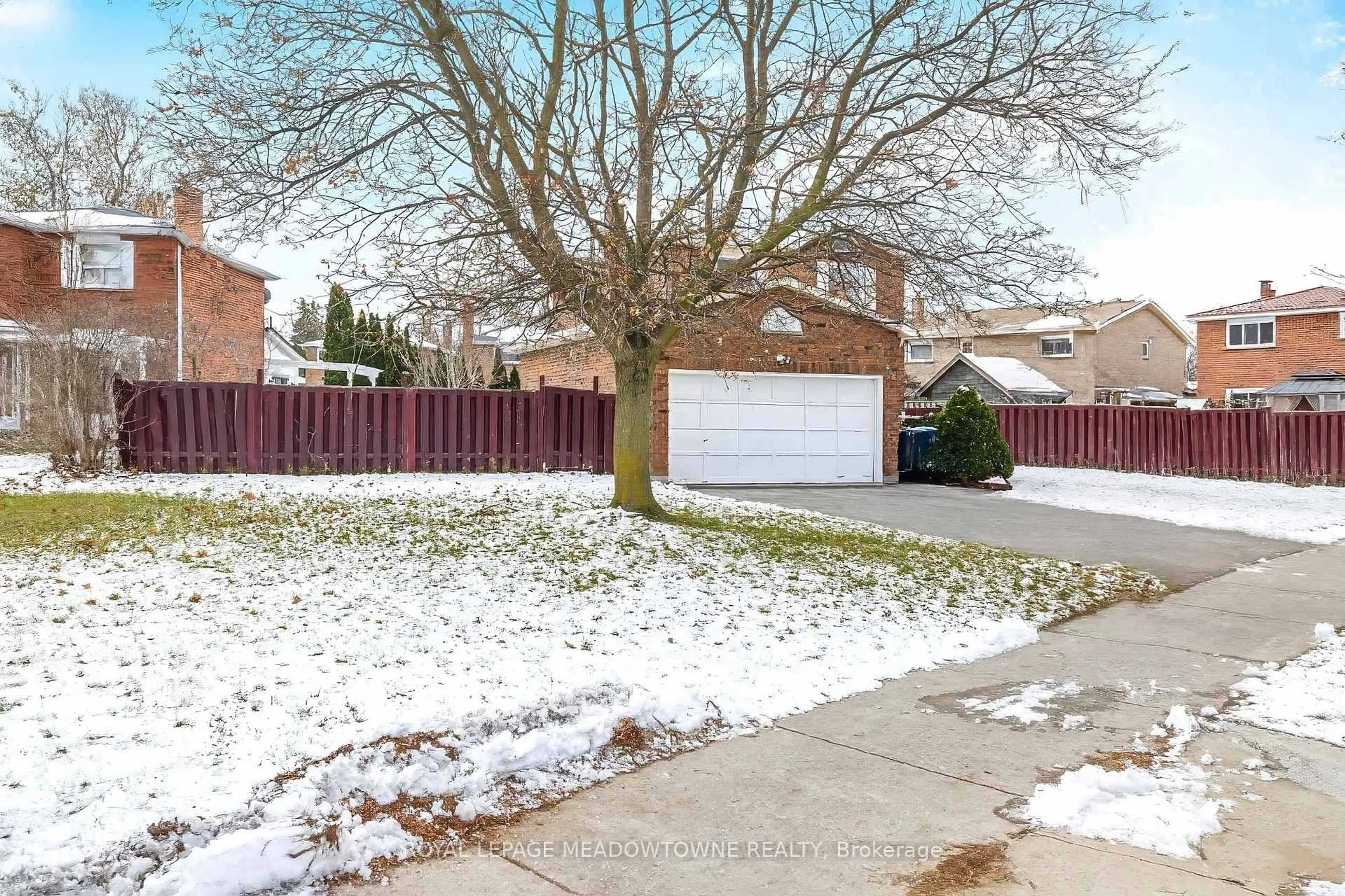 Unknown for 165 Vodden St, Brampton Ontario L6V 1M6