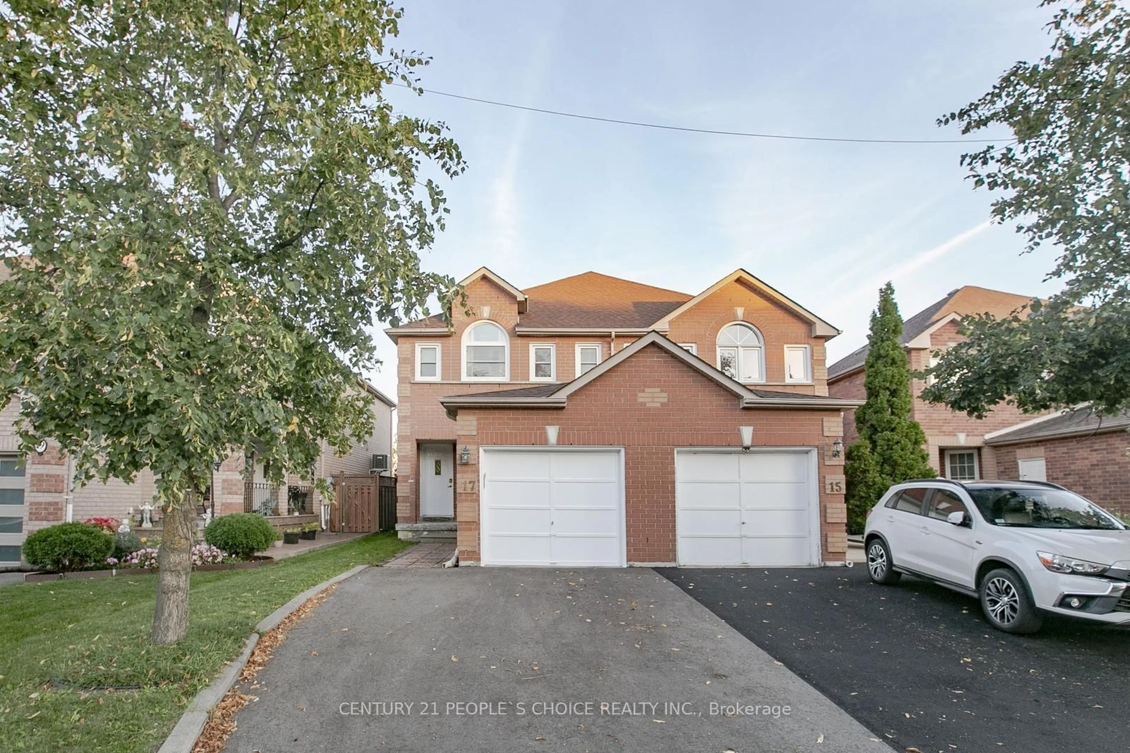 Home with brick exterior material, street for 17 Caruso Dr, Brampton Ontario L6Y 5B1