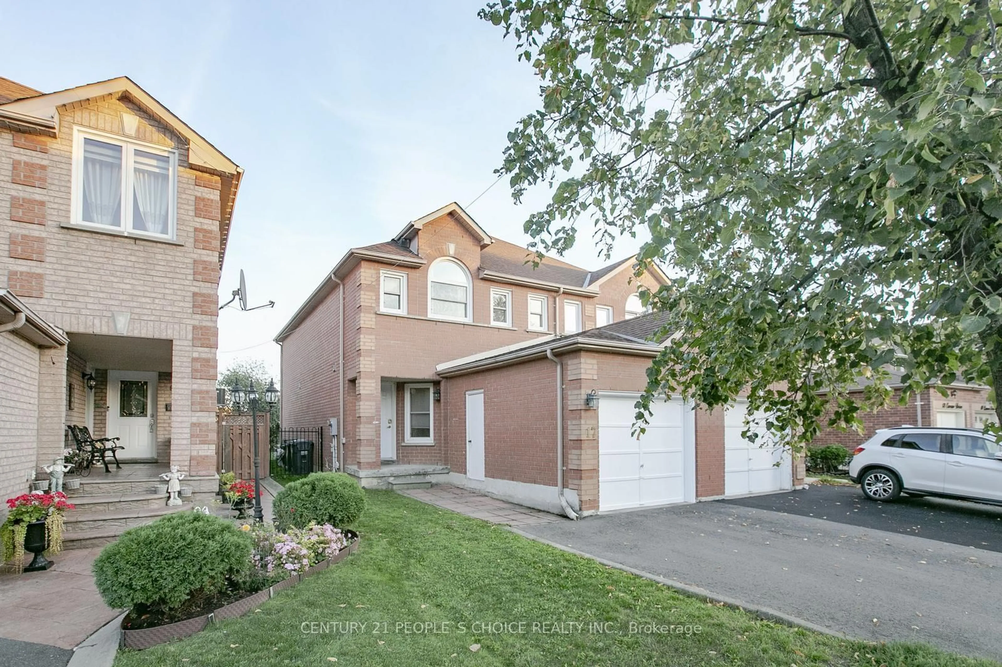 Home with brick exterior material, street for 17 Caruso Dr, Brampton Ontario L6Y 5B1