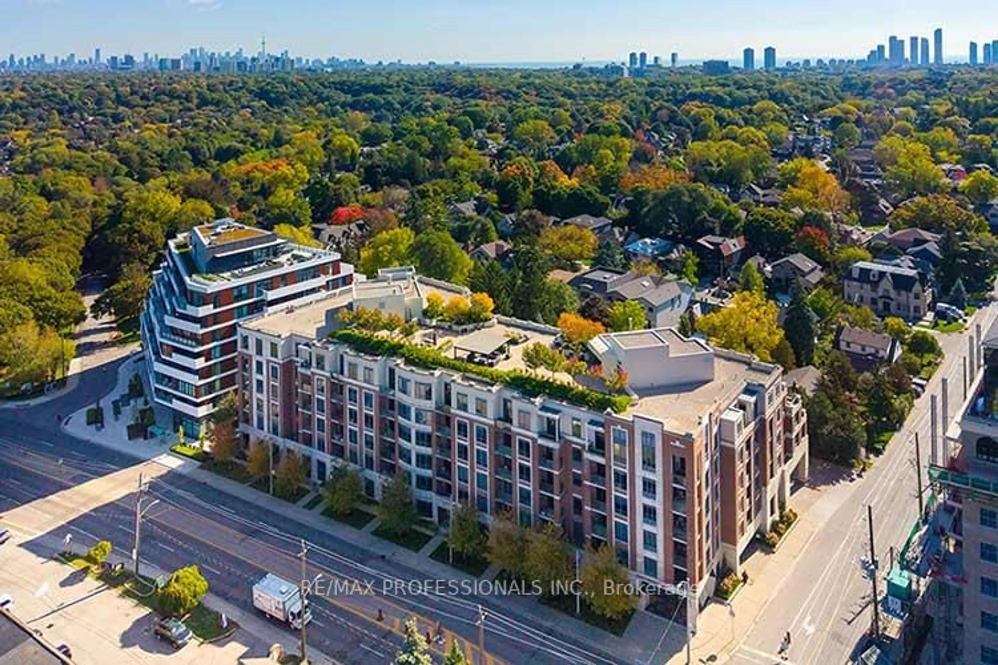 A pic from outside/outdoor area/front of a property/back of a property/a pic from drone, city buildings view from balcony for 25 Earlington Ave #113, Toronto Ontario M8X 3A3