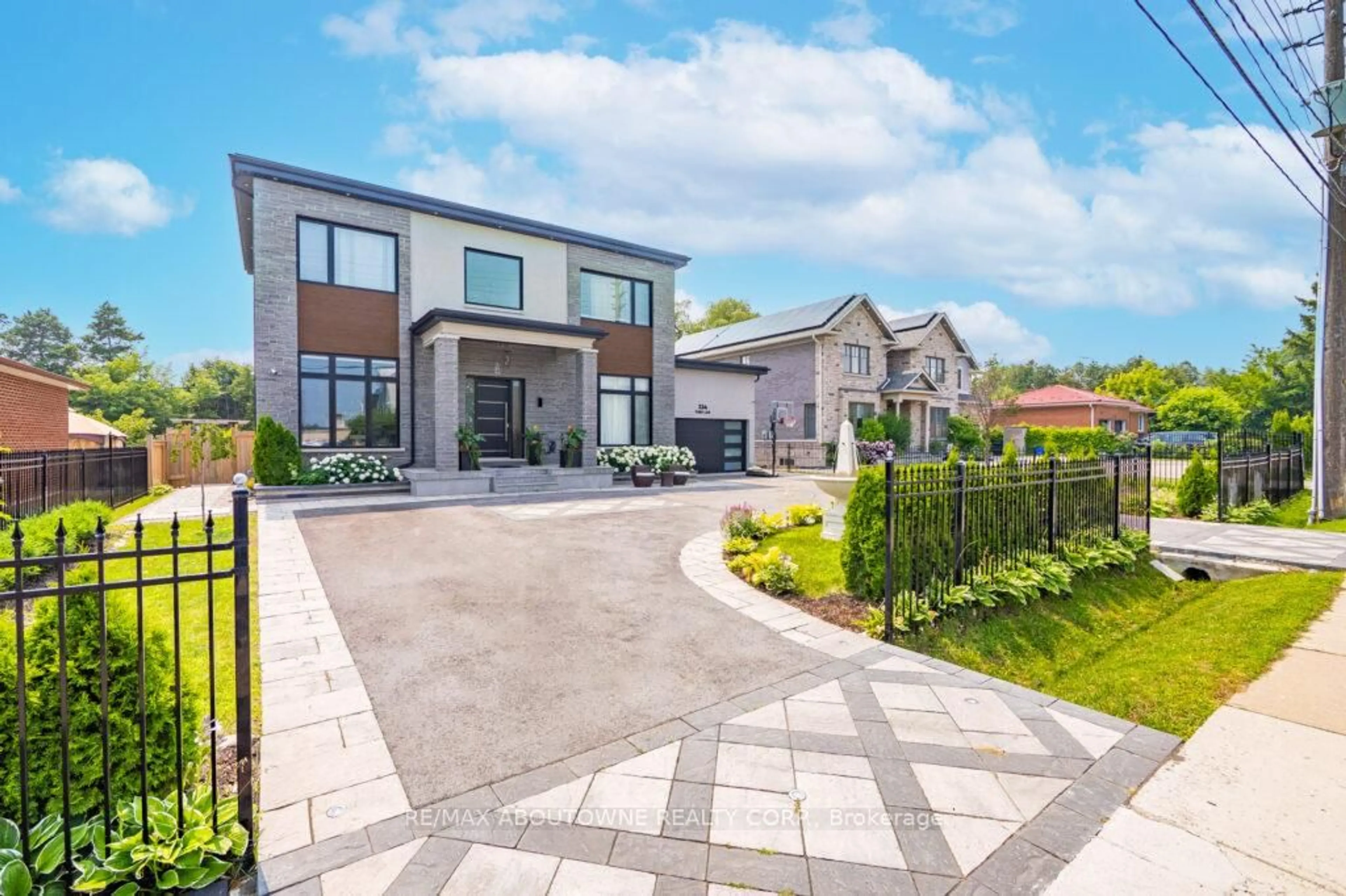 Home with brick exterior material, street for 334 Third Lane, Oakville Ontario L6L 4A4