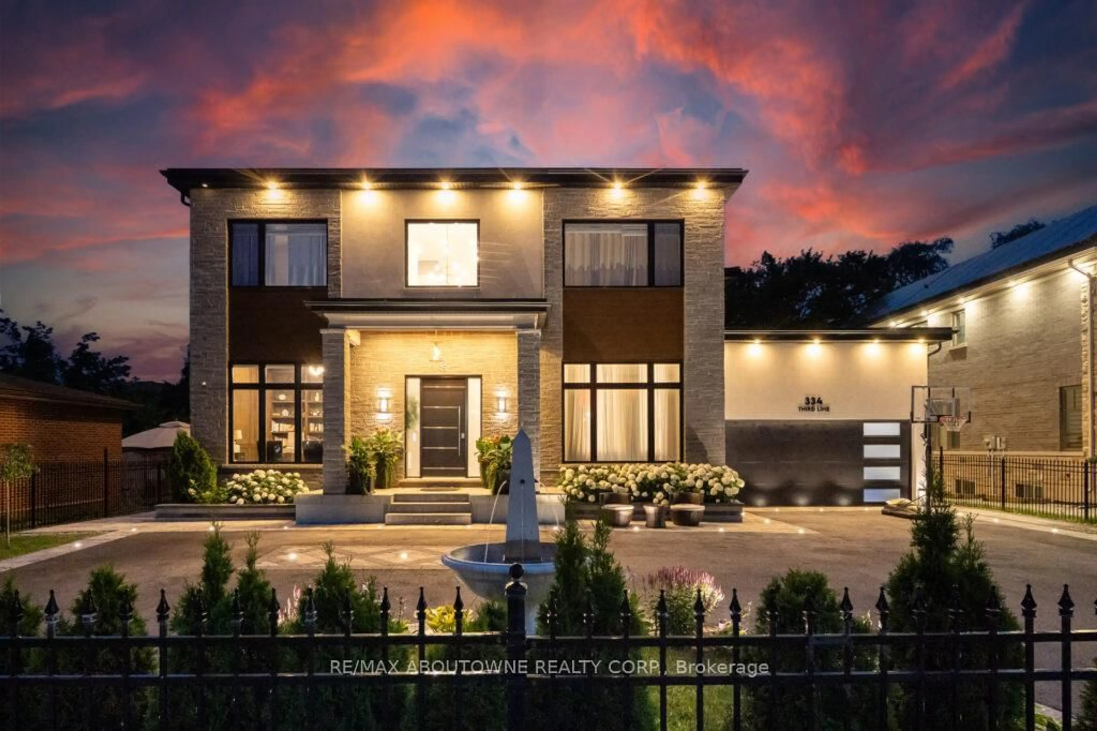 Home with brick exterior material, unknown for 334 Third Lane, Oakville Ontario L6L 4A4