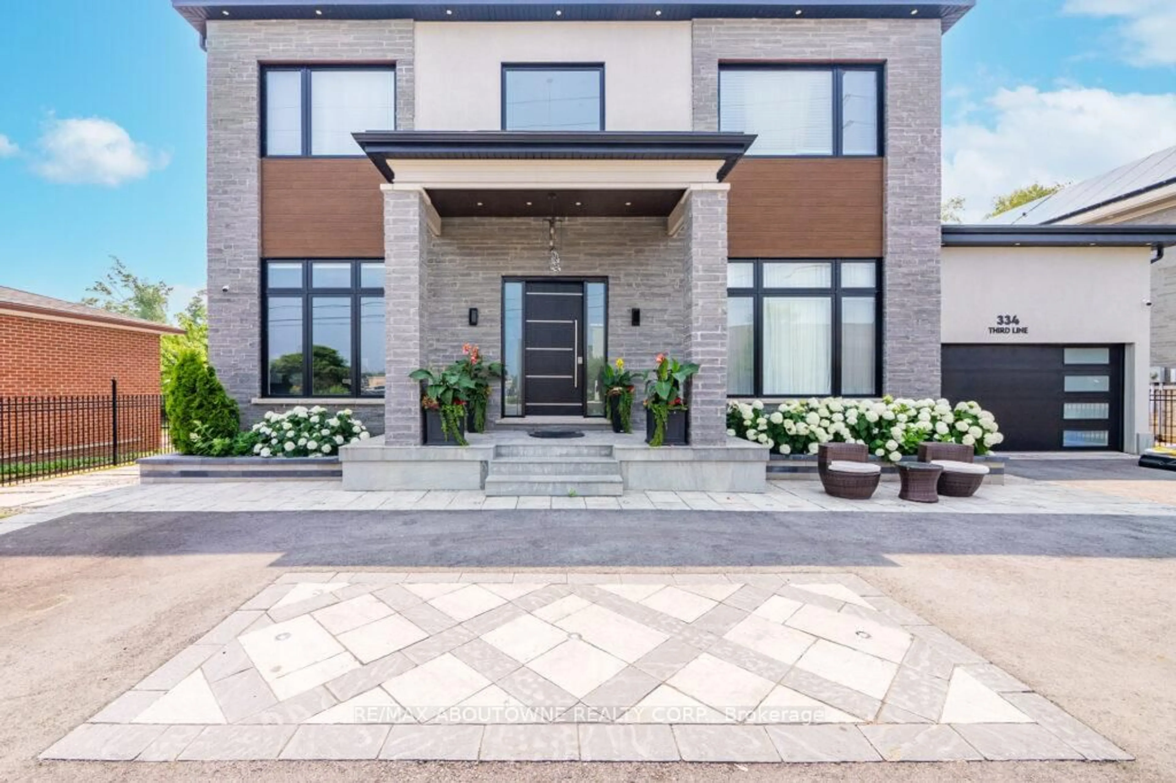 Home with brick exterior material, street for 334 Third Lane, Oakville Ontario L6L 4A4