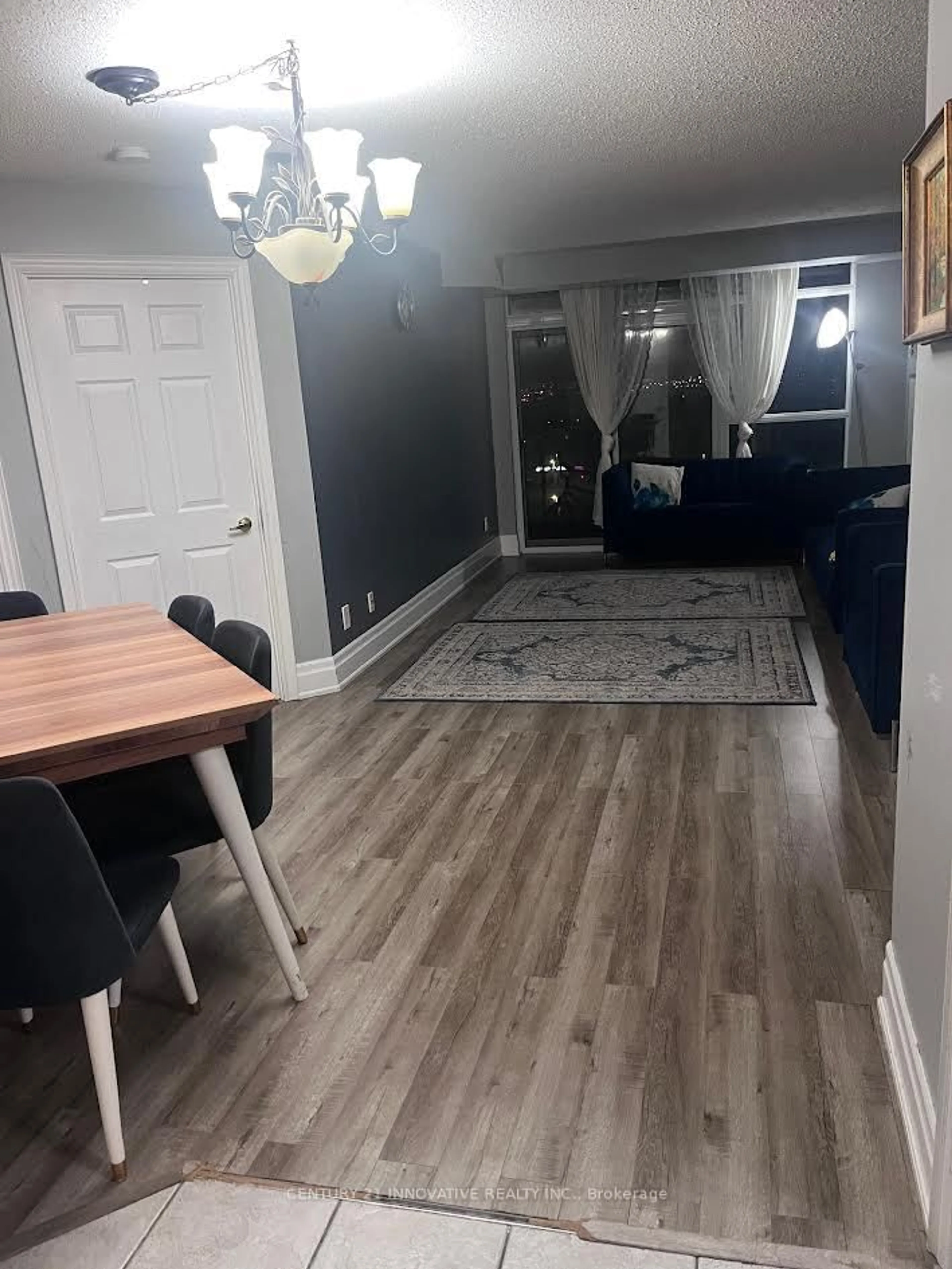 A pic of a room for 35 Kingsbridge Garden Circ #1408, Mississauga Ontario L5R 3Z5