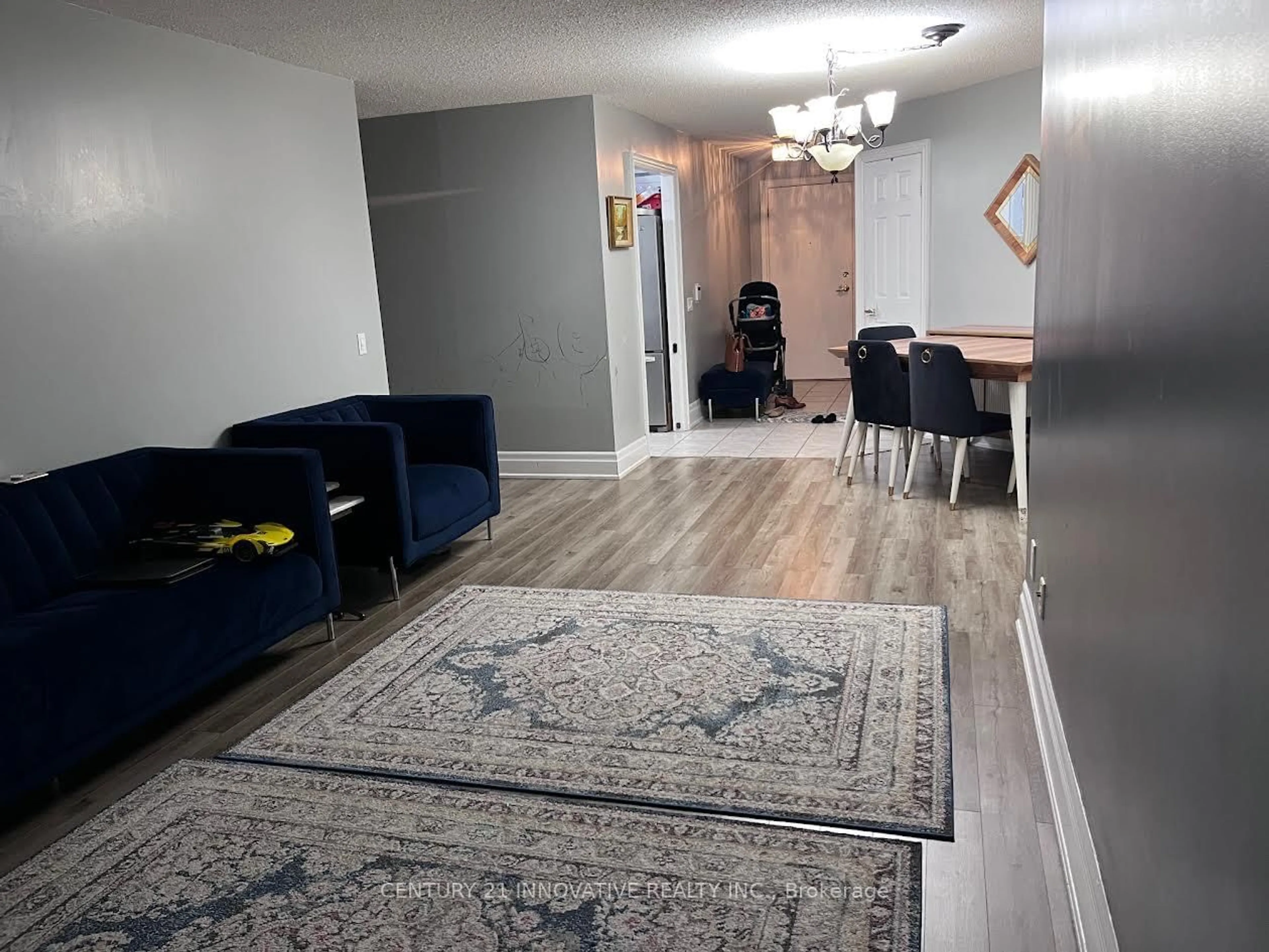 A pic of a room for 35 Kingsbridge Garden Circ #1408, Mississauga Ontario L5R 3Z5