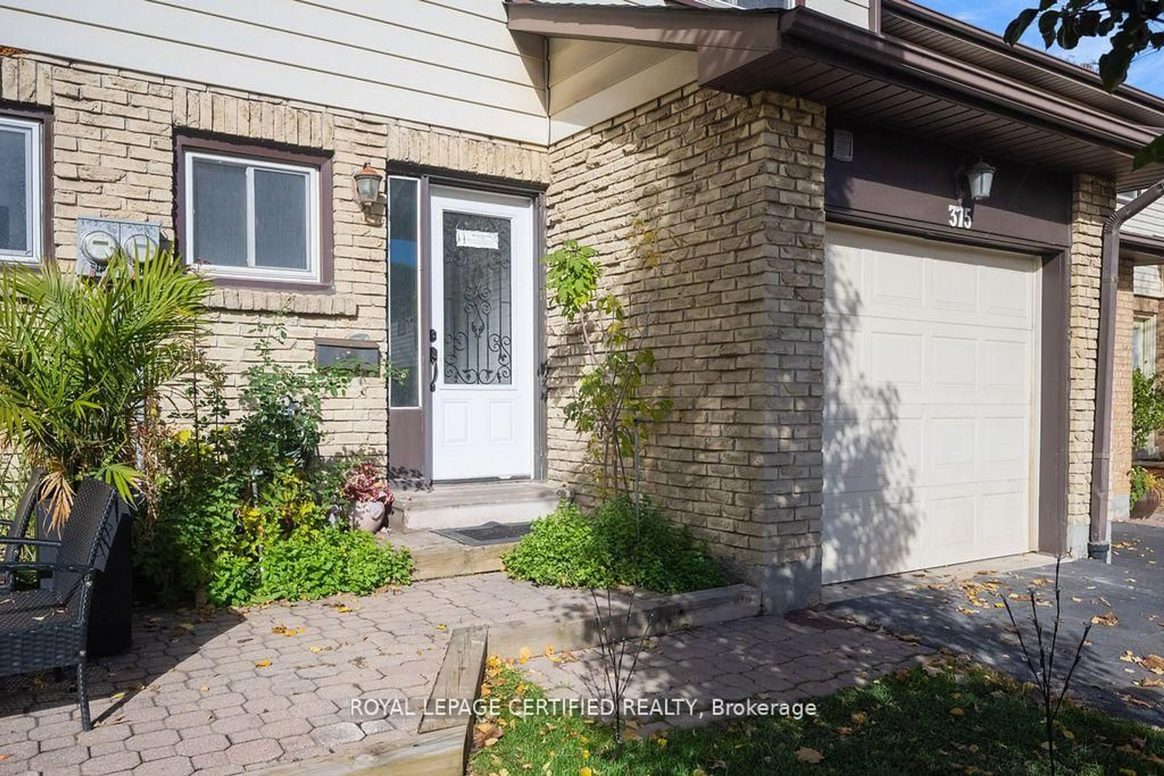 Home with brick exterior material, street for 375 ONTARIO St, Milton Ontario L9T 3J3