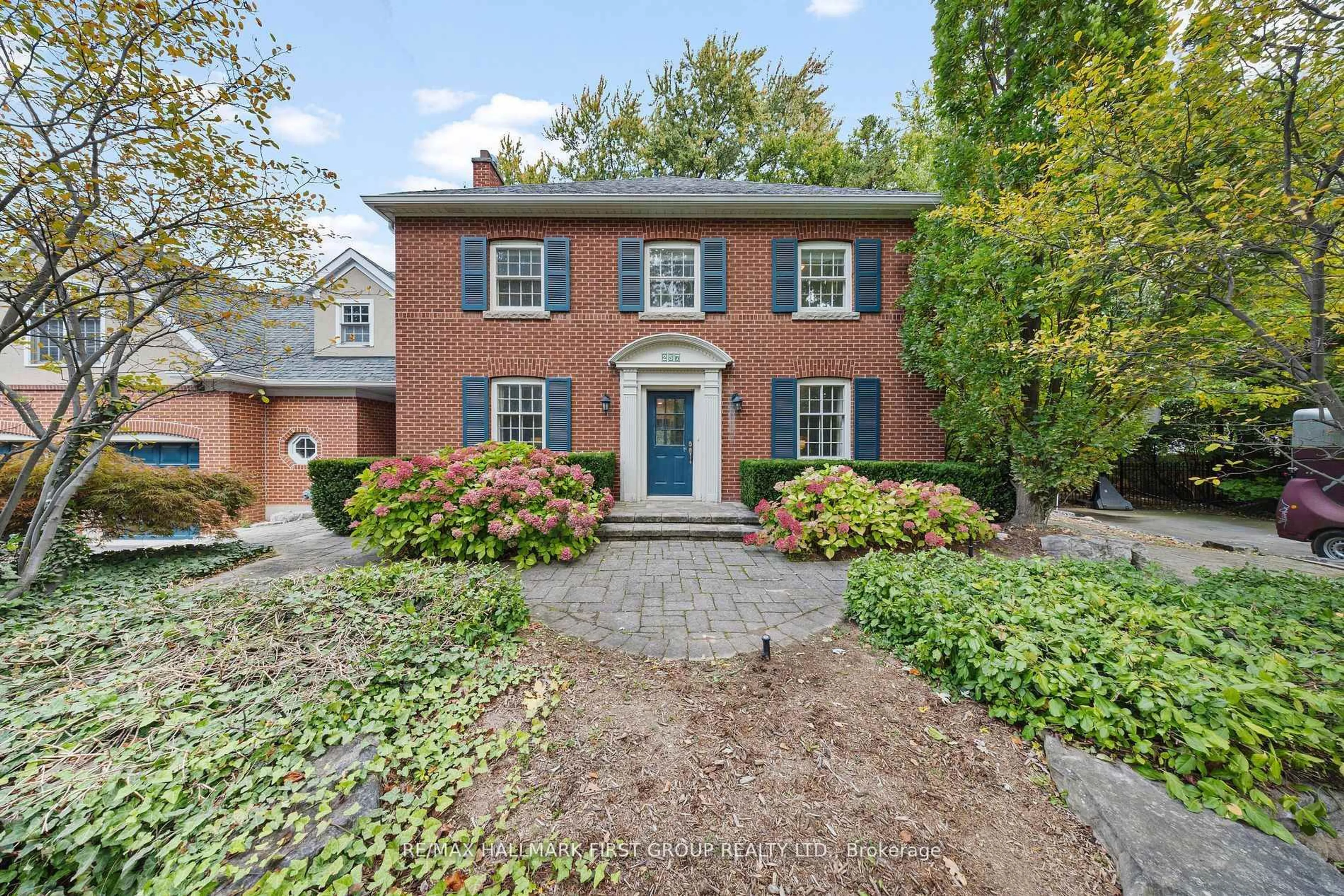 Home with brick exterior material, street for 257 Roseland Cres, Burlington Ontario L7N 1S4