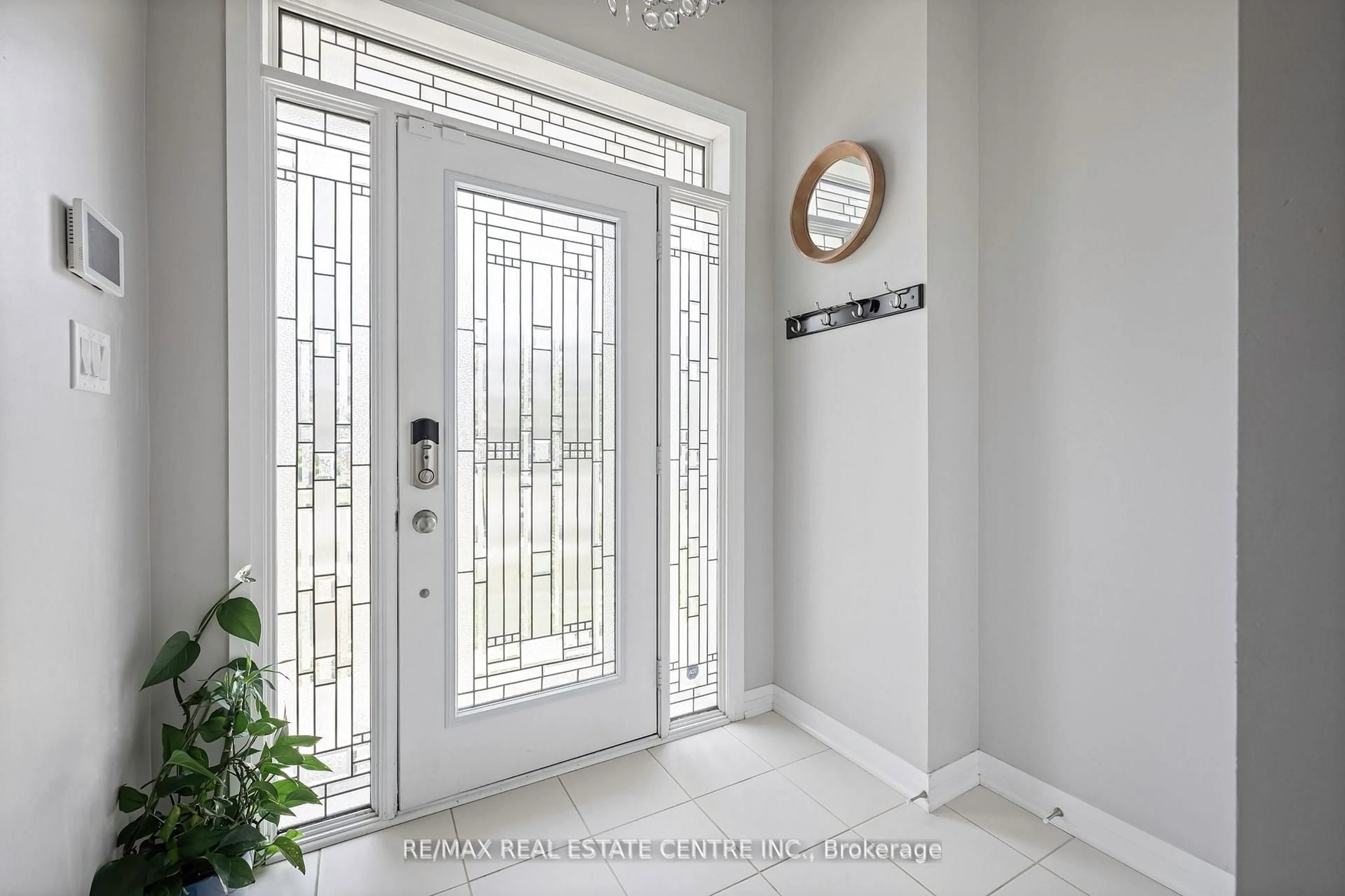 Indoor entryway for 9 Porter Dr, Orangeville Ontario L9W 6Z4