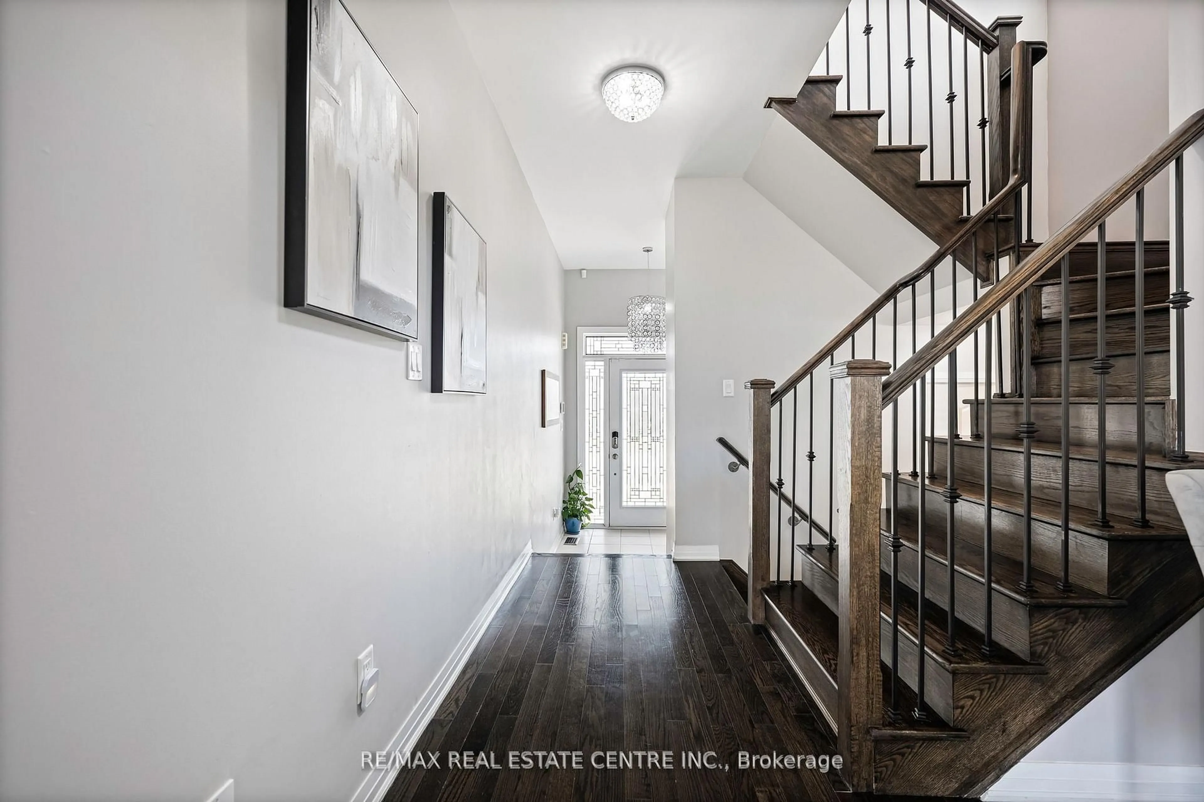 Indoor entryway for 9 Porter Dr, Orangeville Ontario L9W 6Z4