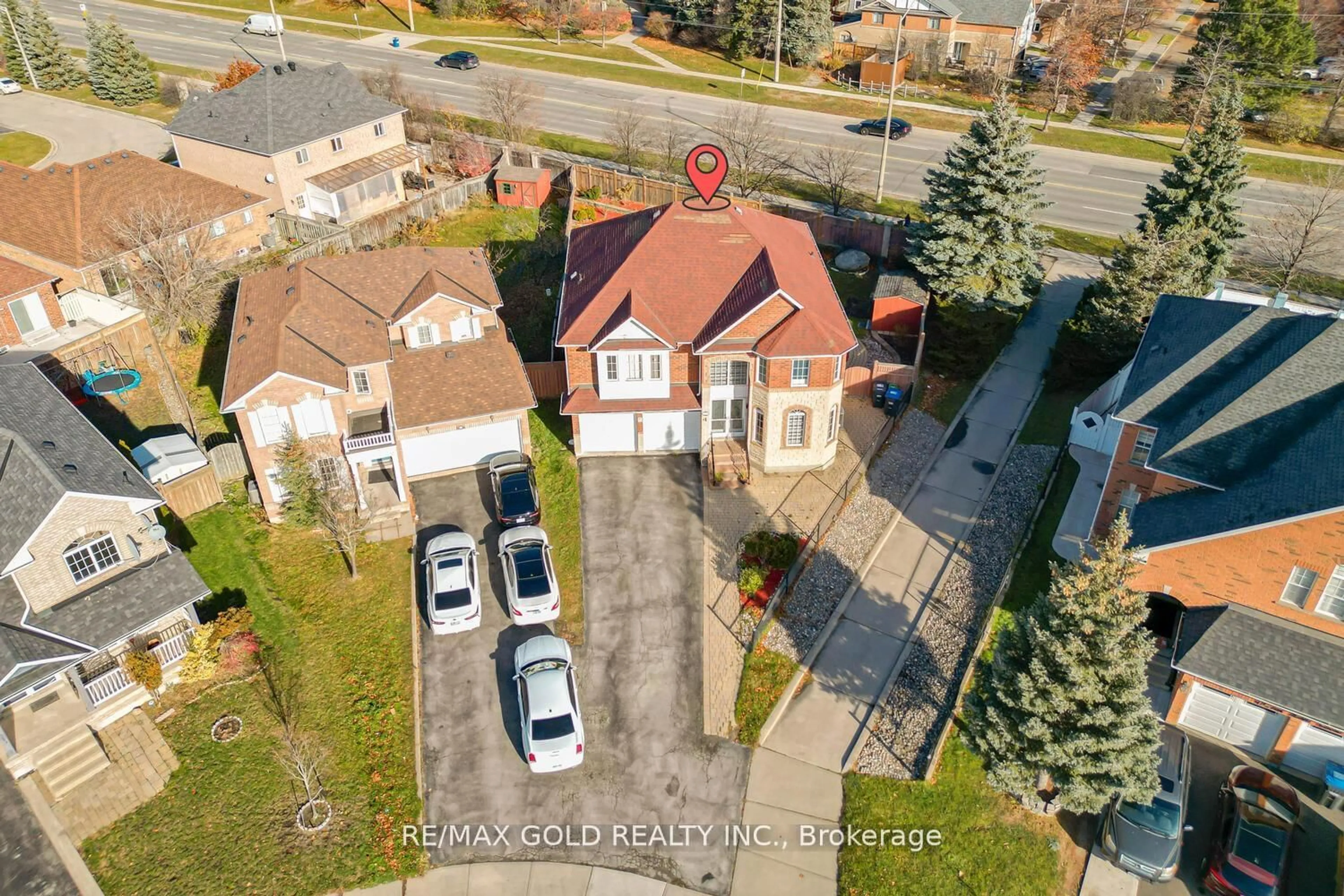 A pic from outside/outdoor area/front of a property/back of a property/a pic from drone, street for 51 Jack Rabbit Cres, Brampton Ontario L6R 2E4