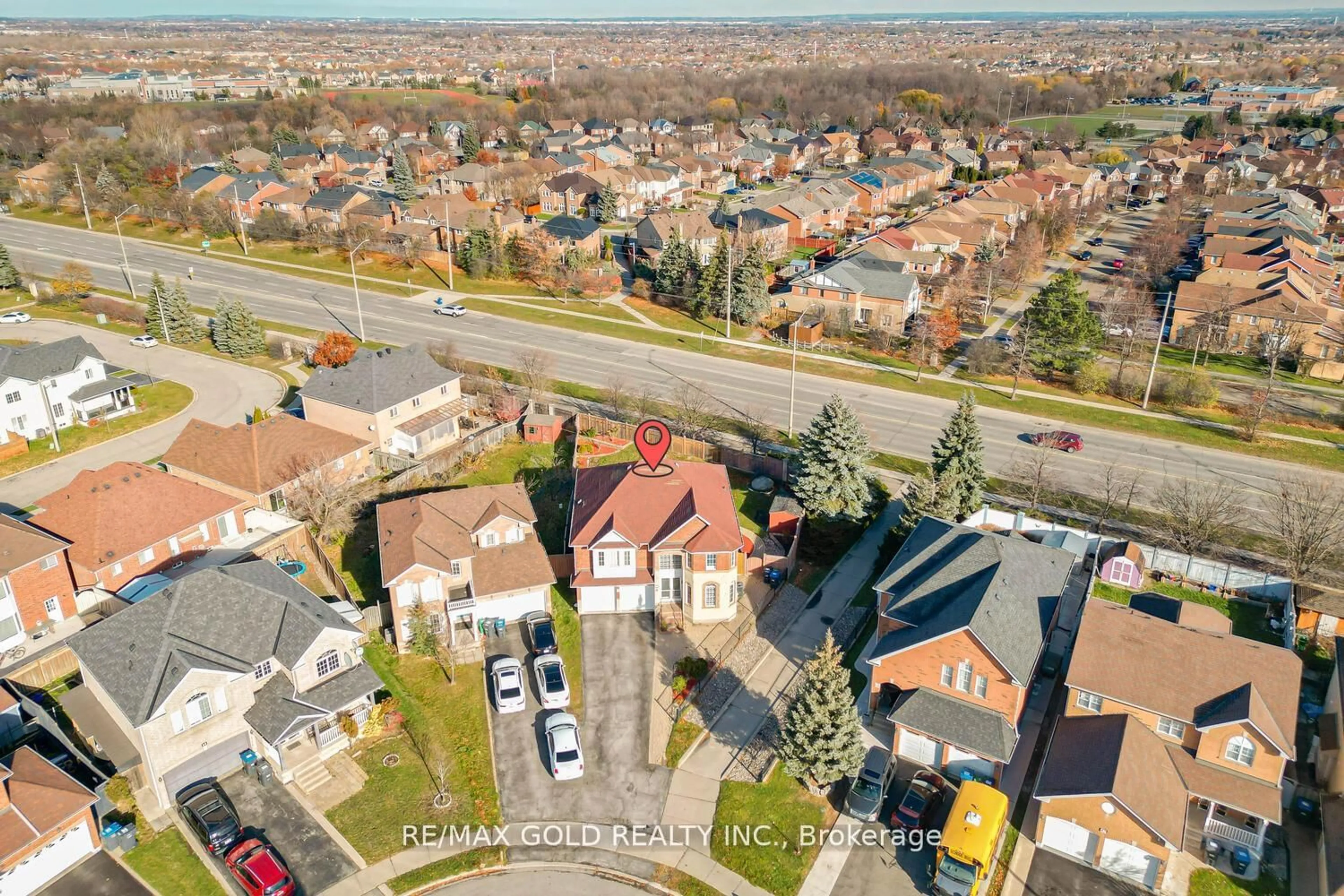 A pic from outside/outdoor area/front of a property/back of a property/a pic from drone, street for 51 Jack Rabbit Cres, Brampton Ontario L6R 2E4