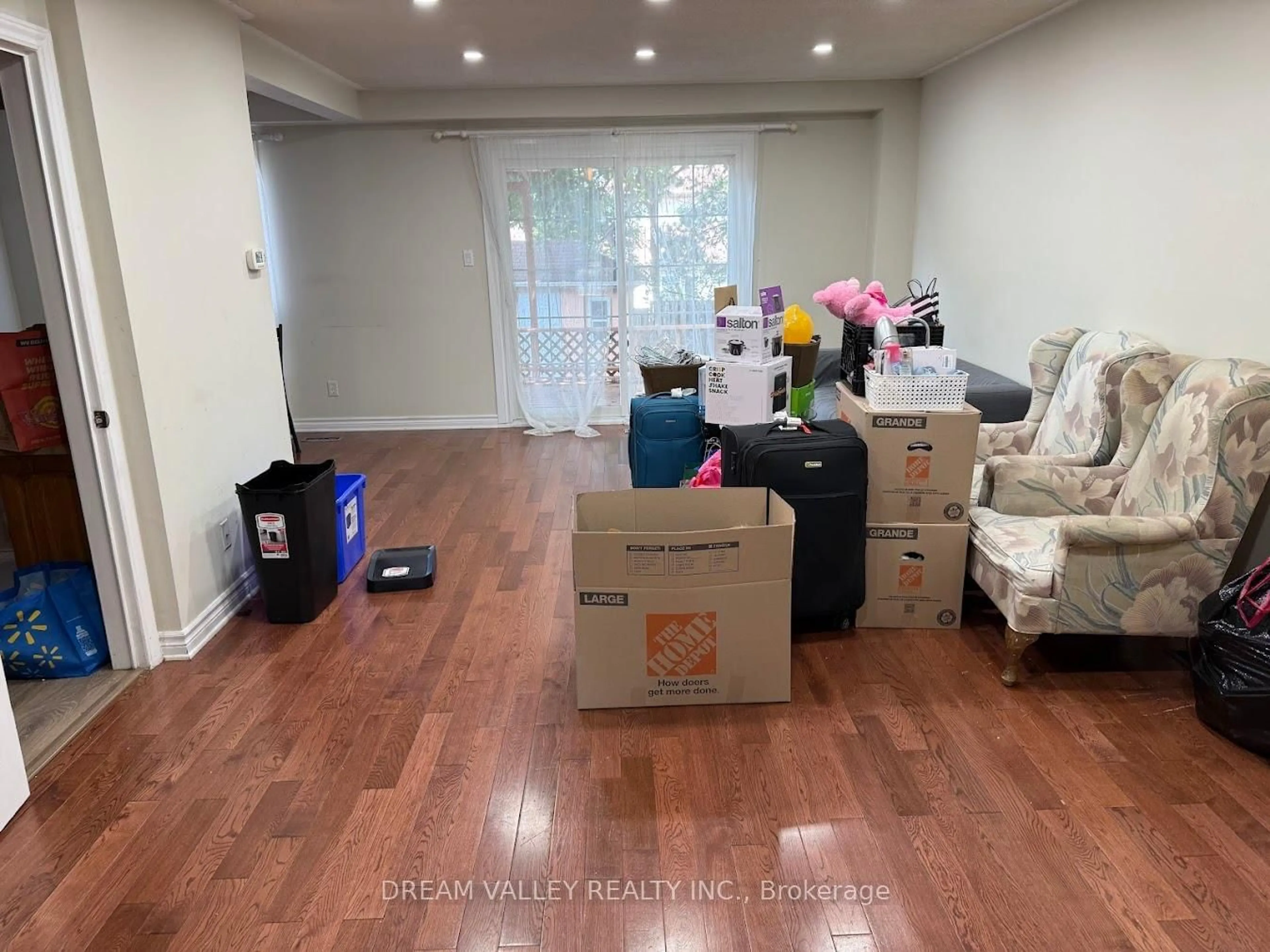 A pic of a room for 3563 Autumnleaf Cres, Mississauga Ontario L5L 1K6