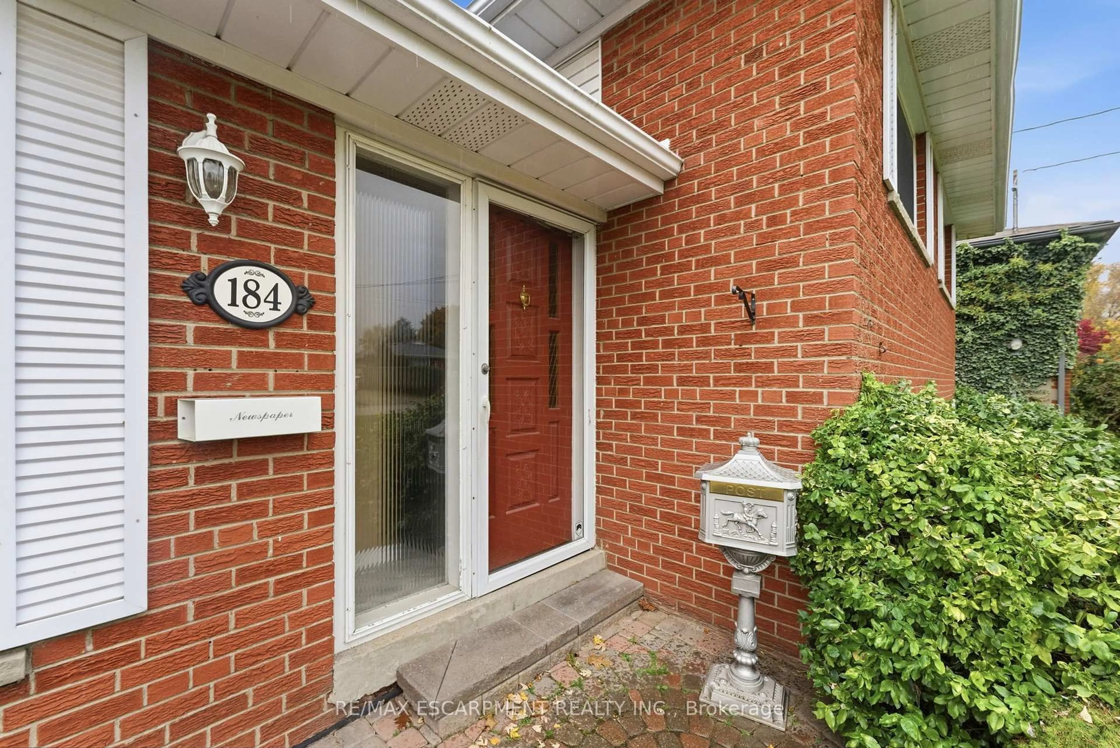 Unknown for 184 Foxbar Rd, Burlington Ontario L7L 2Z9