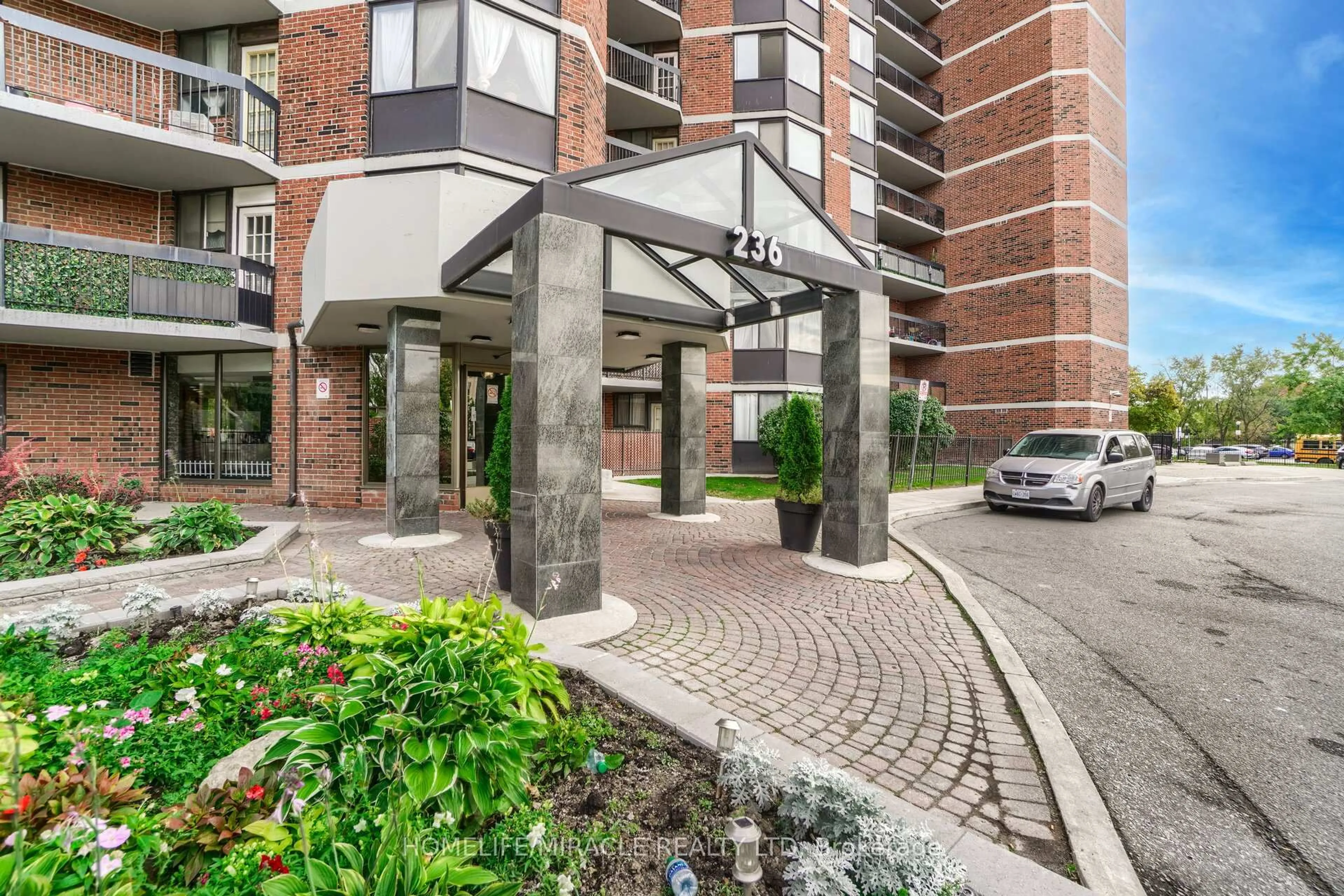 Indoor foyer for 236 Albion Rd #208, Toronto Ontario M9W 6A6