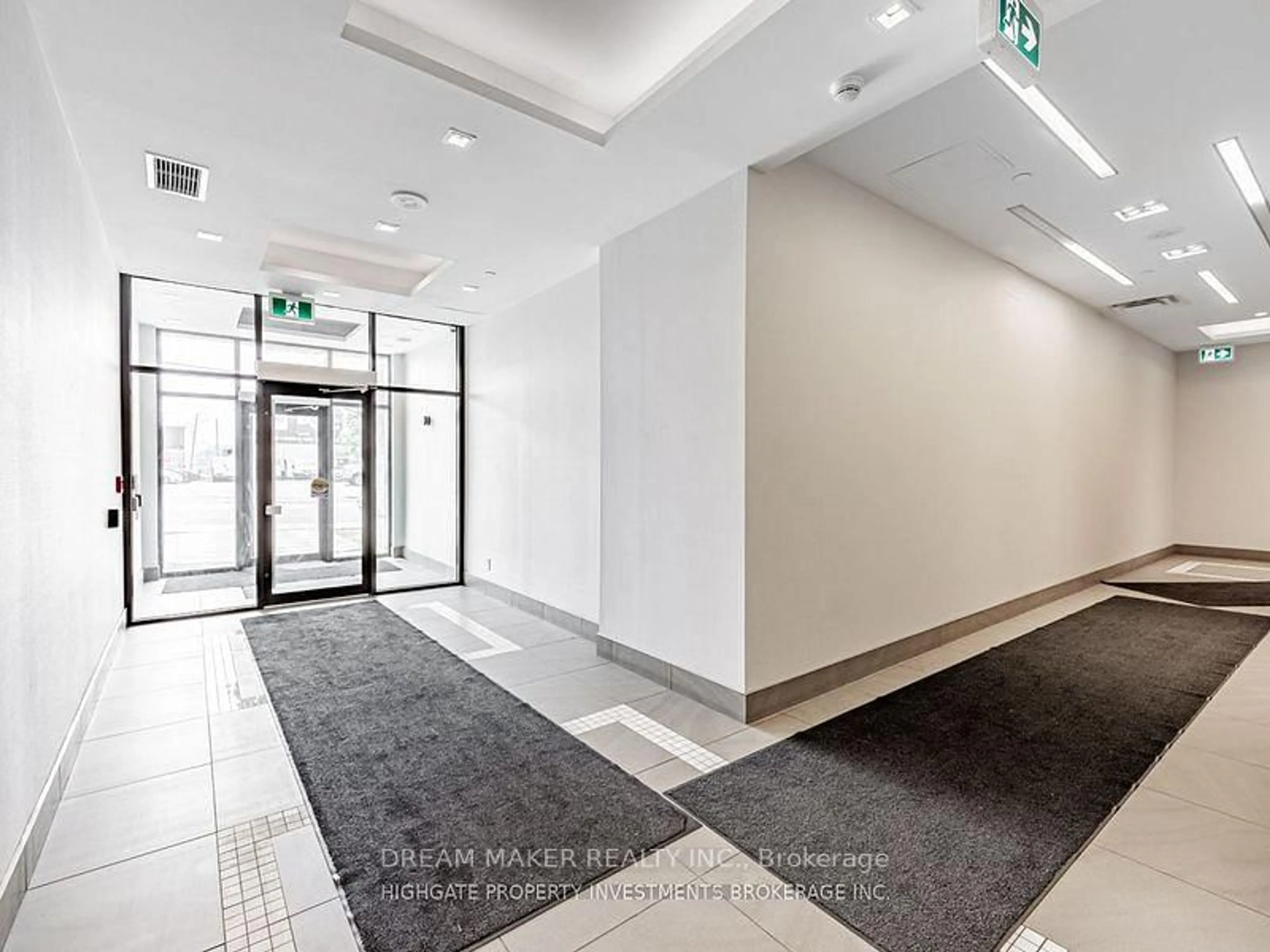 Indoor foyer for 16 McAdam Ave, Toronto Ontario M6A 1S5