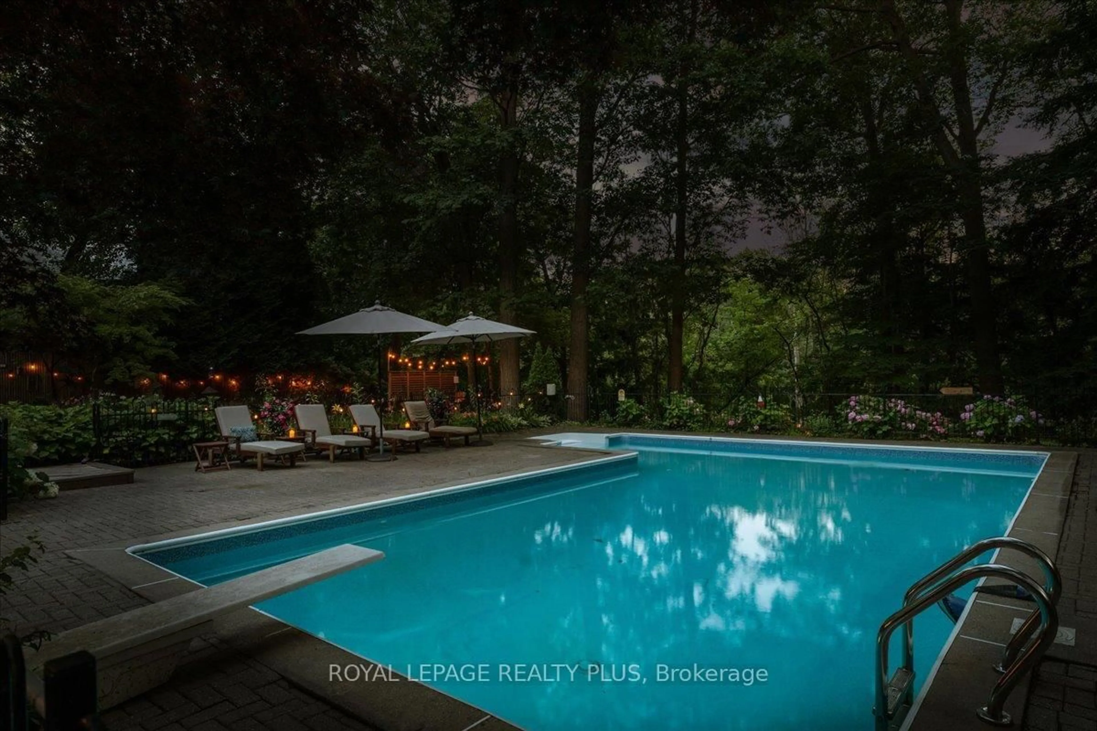 Pool for 1258 Ravine Dr, Mississauga Ontario L5J 3E4